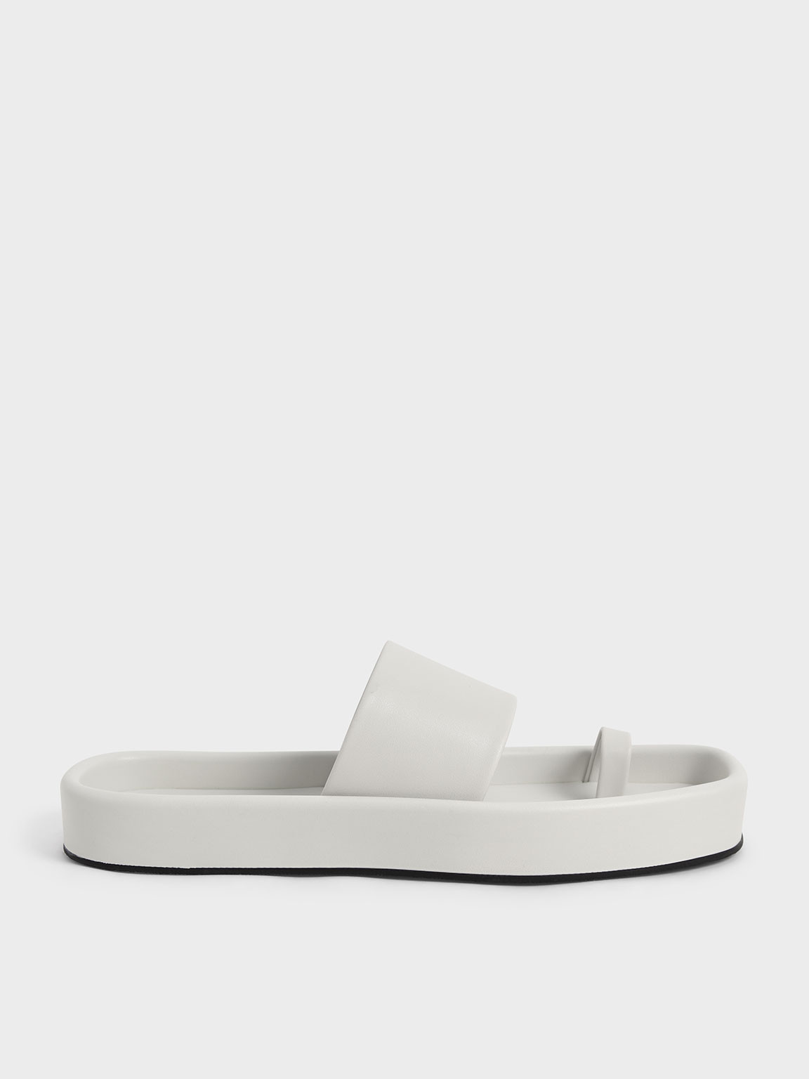 Lilou Toe-Ring Flat Sandals | Charles & Keith US
