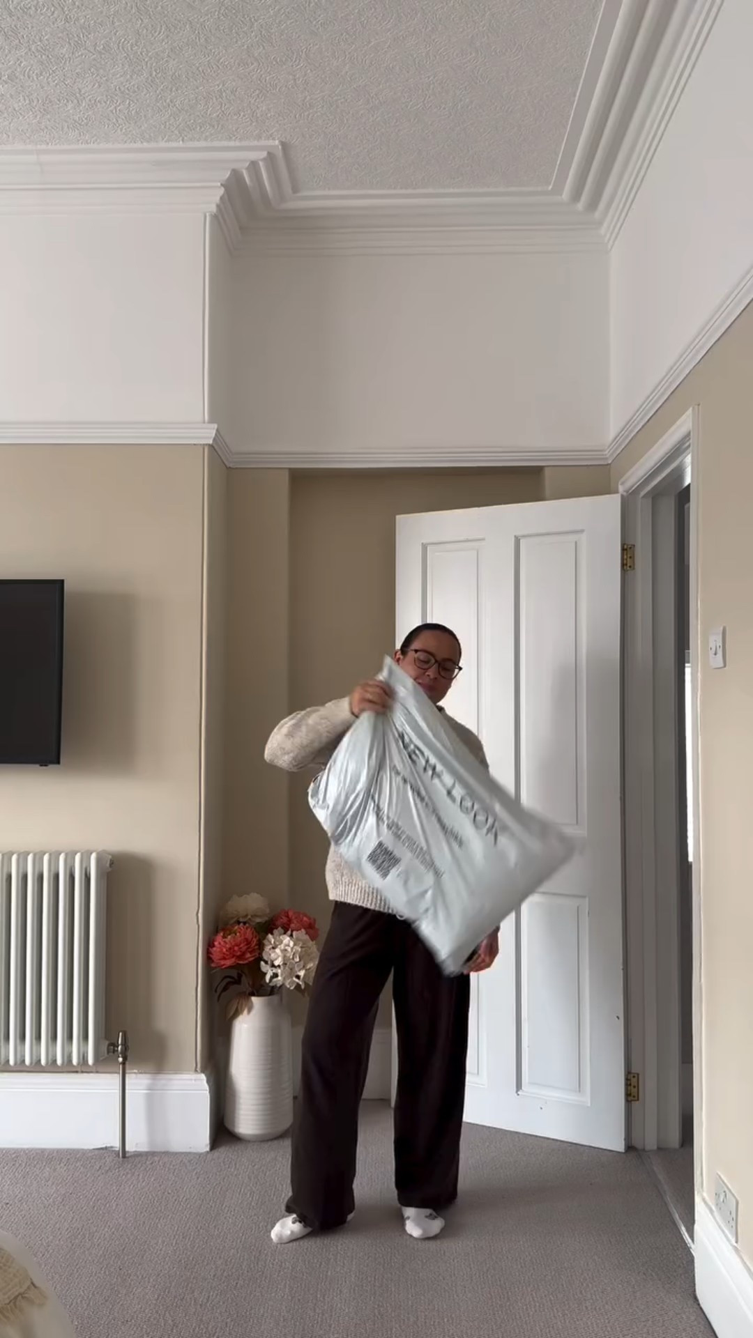 New Look Haul 🤎🍁🫶🏻

okayyyyy I got some gorgeous pieces from @newlook and can we take a moment for the brown loafers please!!!
Will link everything on LTK comment AUTUMN below and I’ll send them to you 🍂

•
•
•
#ad #newlook #thatnewlookfeeling #stylereels #autumnstyle #fallfashion #autumnoutfits #fallstyle #newin #autumncolours #styleinspo #mystylediary