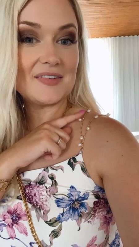 I love this one shoulder top! It has the prettiest gold chain and pearl straps!

Summer outfit, beach outfit, resortwear 


#LTKfit #LTKSeasonal #LTKstyletip