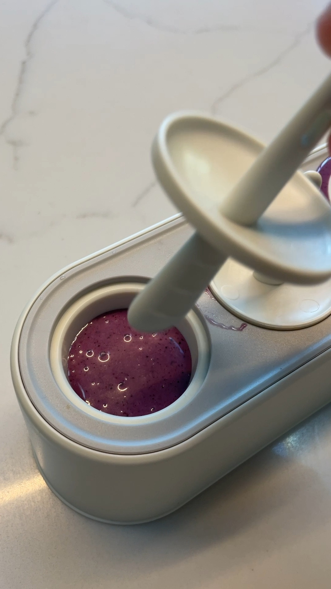 Create your own unique frozen treats. Easy to remove and clean.