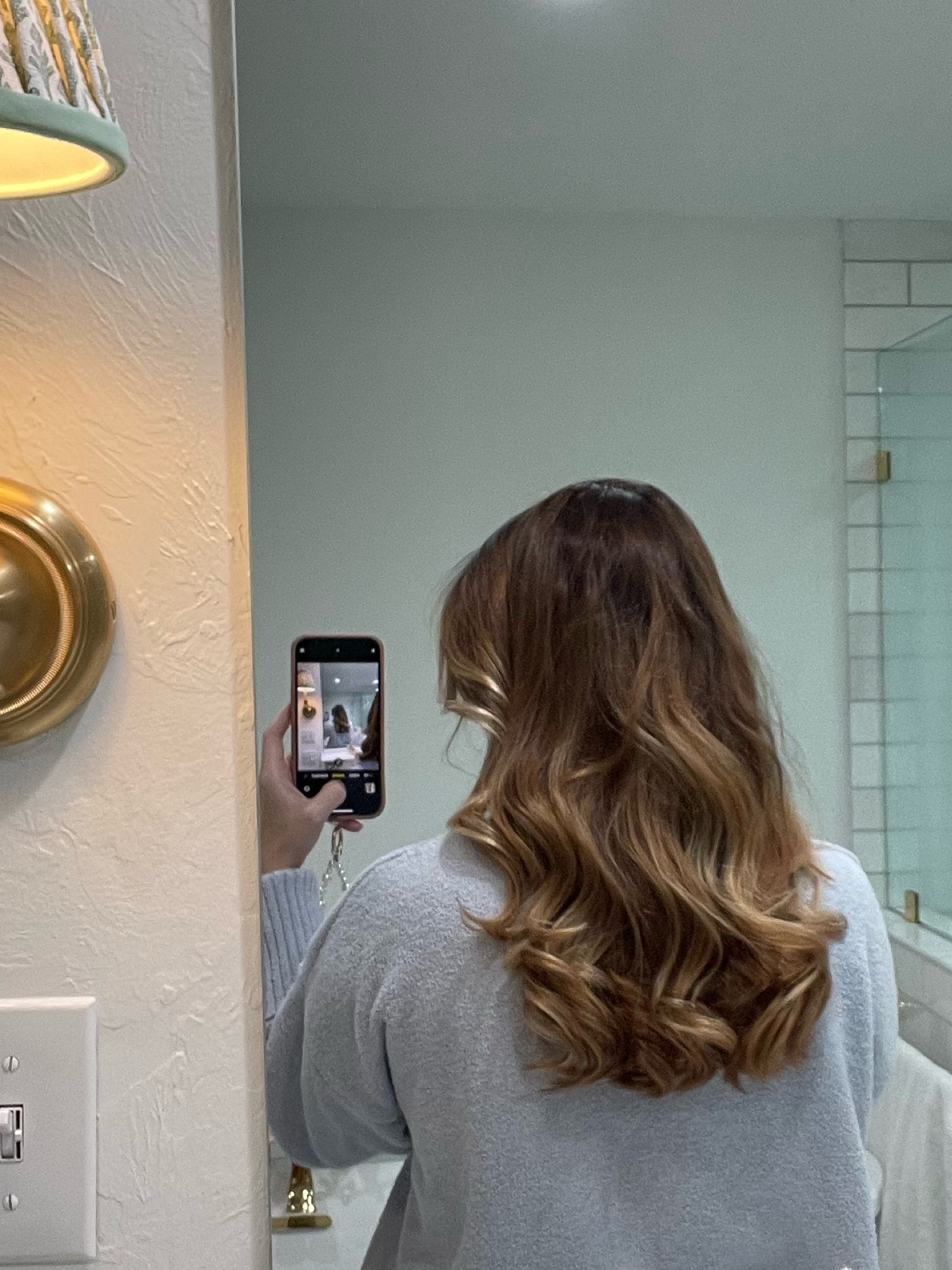 Heatless Hair curls must-haves!

Tutorial saved in my Instagram story highlights!