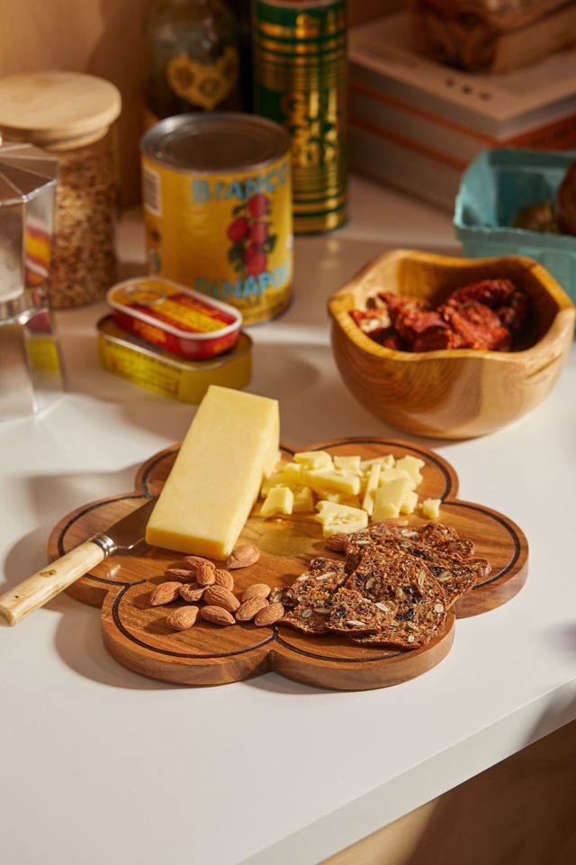 Daisy Cheese Board | Urban Outfitters (US and RoW)