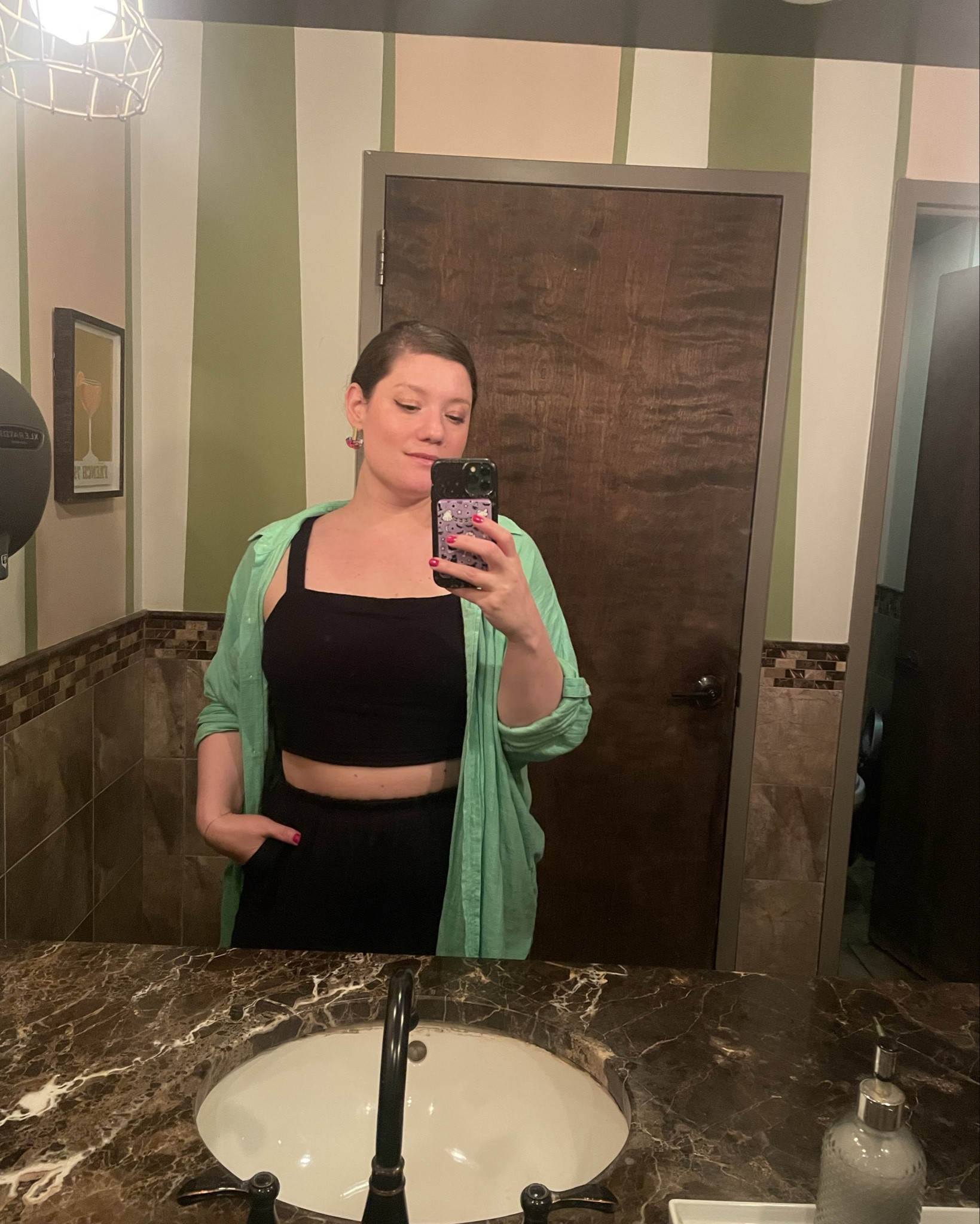 Girls night out outfit with perfectly fall makeup 🍸🍁

Top: Medium
Bottom: Large

Liquid Lurex Shade: Angelica
Lipliner shade: Sorcery

#LTKxMadewell #LTKMidsize #LTKBeauty