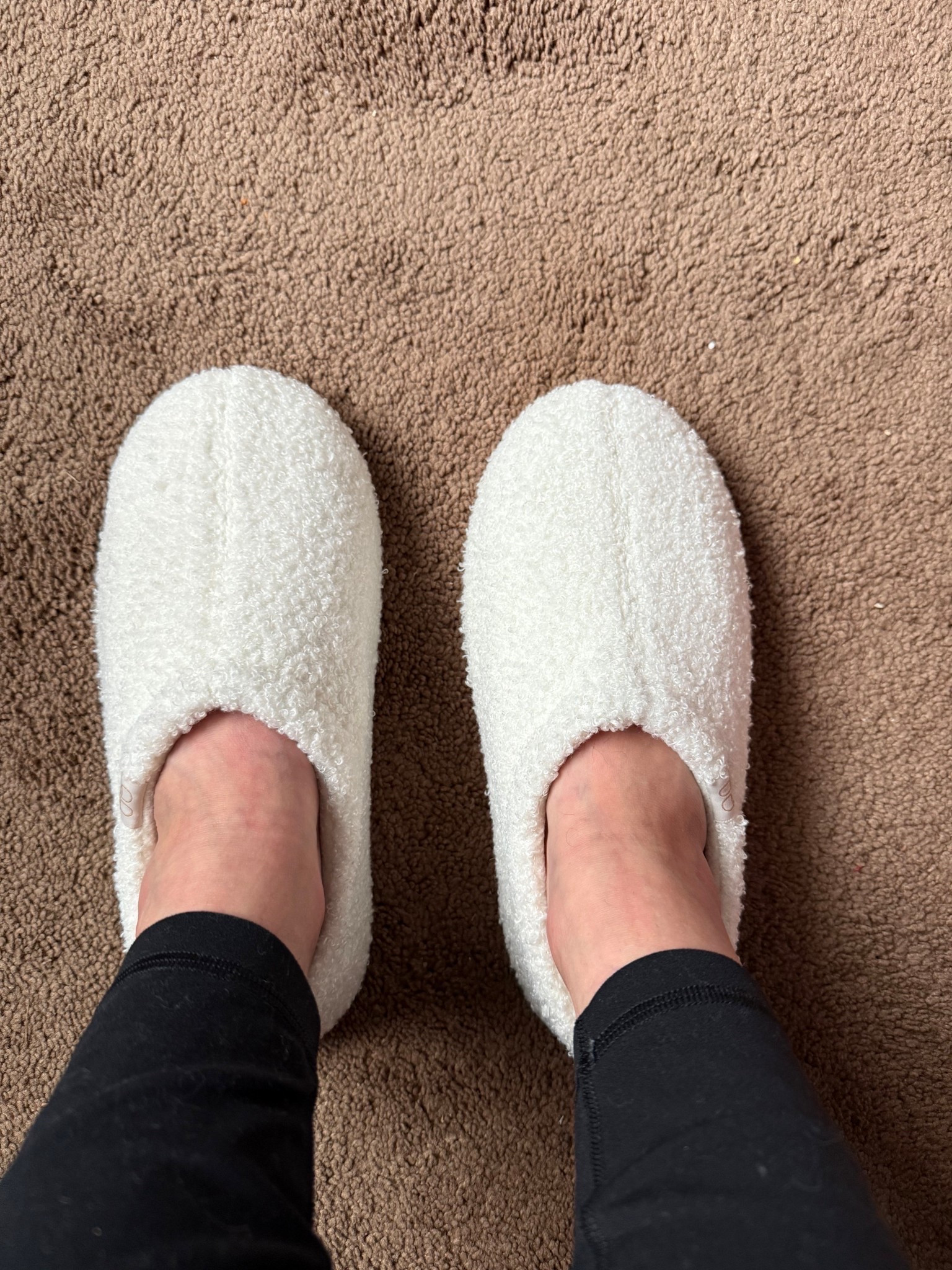 Amazon Bombas slipper dupe 🤍
So cozy and comfy 😍

#LTKGiftGuide #LTKmomlife