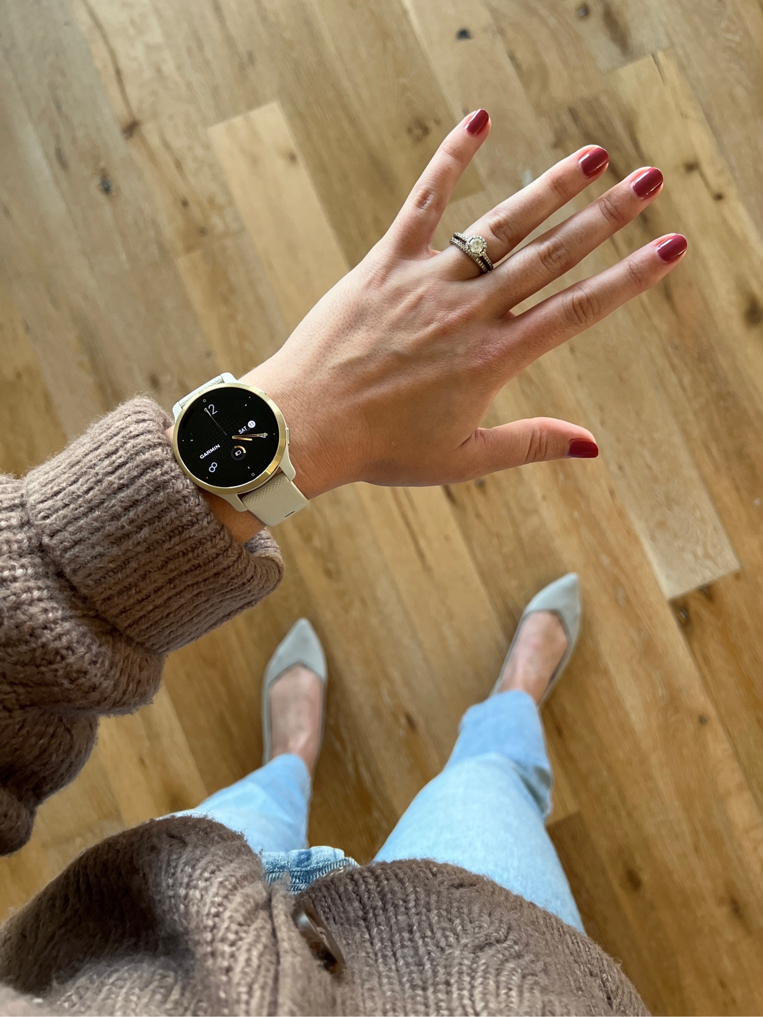 Details ✨

I’ve had my Garmin smartwatch for a few months now and really love it! It’s been a great way to keep up with my workouts, track my sleep, and it’s so much prettier than my previous watch! 

Nail polish shade: LD
Shoe size: 7.5
Sweater size: Medium (but could have done small
Jeans: 8

#LTKsalealert #LTKfitness #LTKshoecrush