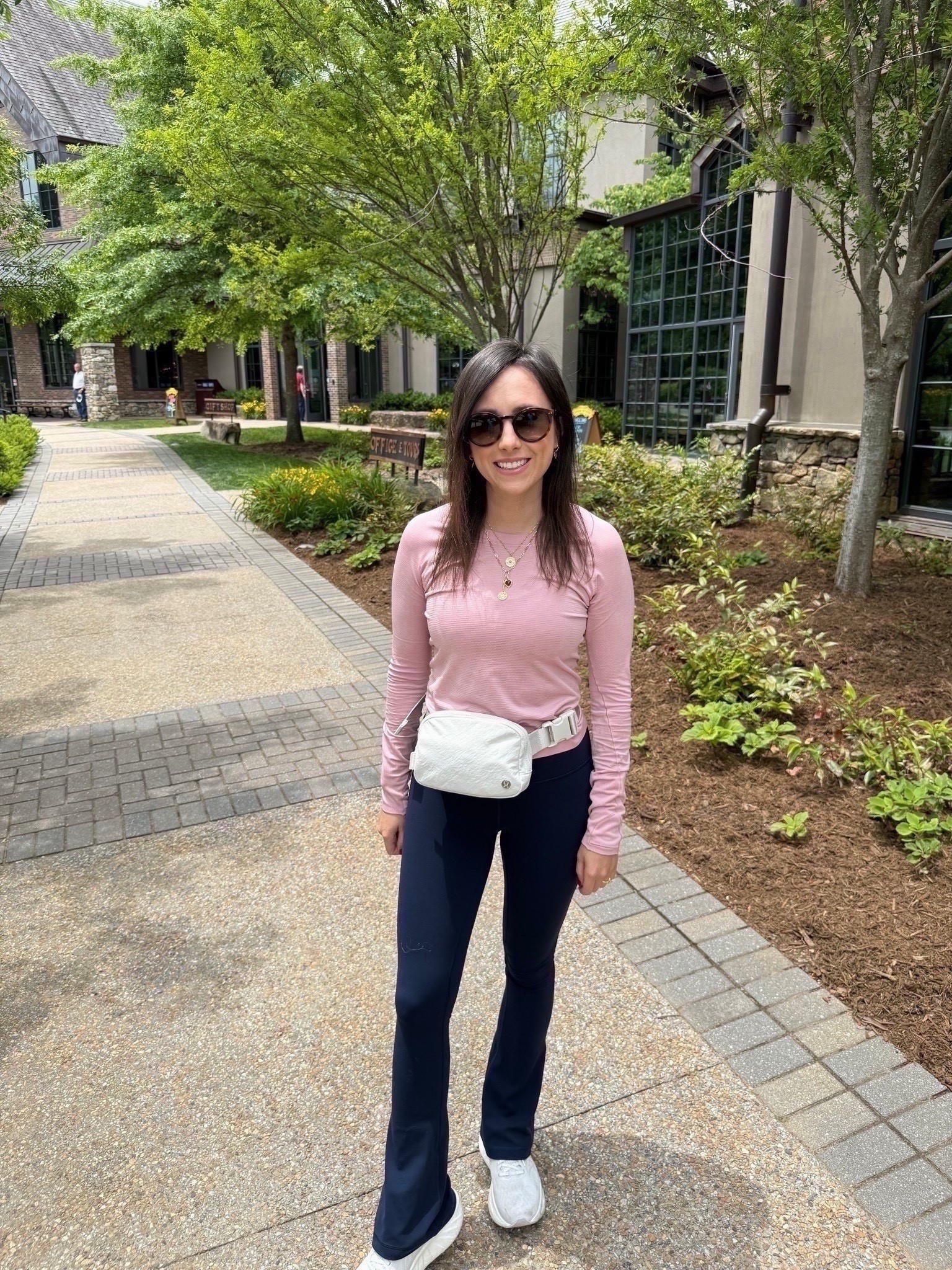 Lululemon swiftly in pink haze (6) with Align flares in navy (4)



#LTKFindsUnder100 #LTKSeasonal #LTKootd