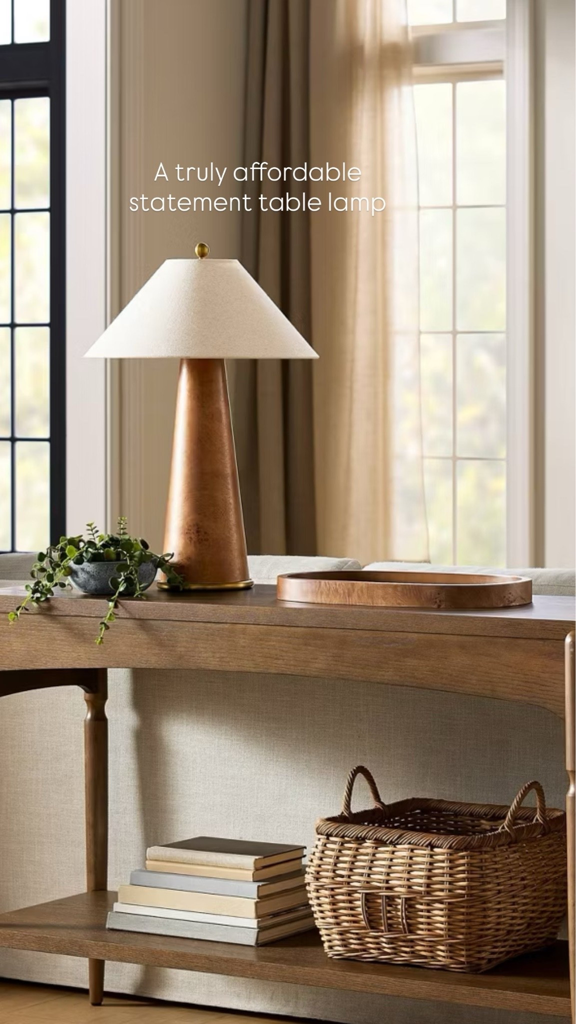 The prettiest affordable table lamp!!

#LTKHome #LTKSeasonal #LTKdayinmylife