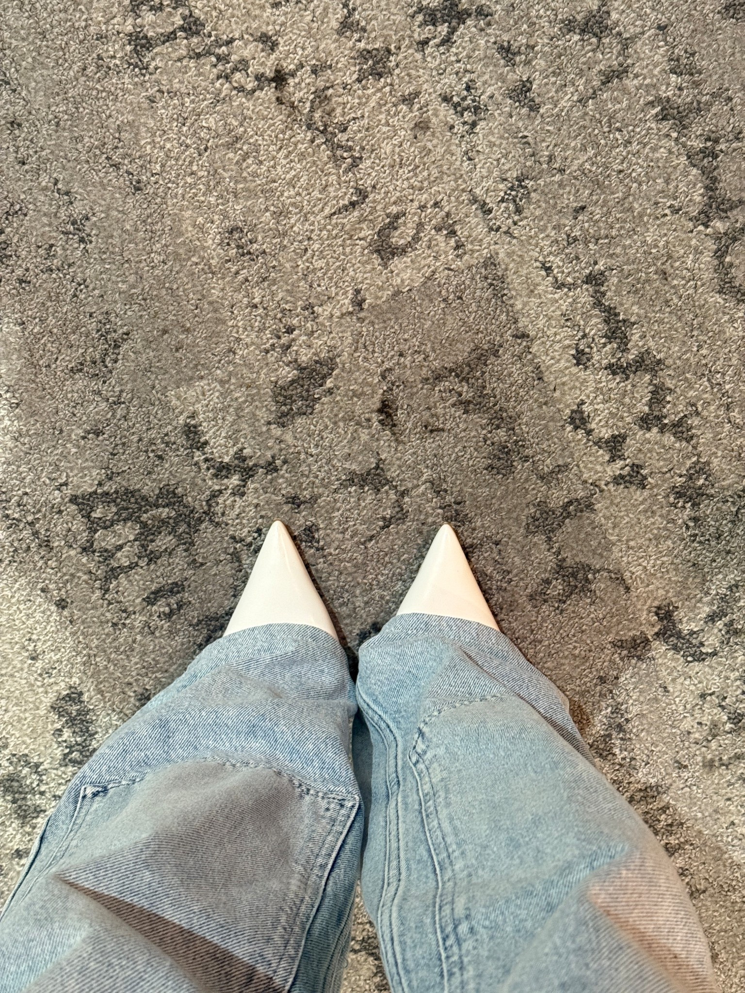 Pointed toe, white, leather, 4 inch stiletto heel, good quality 

#LTKCyberWeek #LTKFindsUnder100 #LTKHoliday