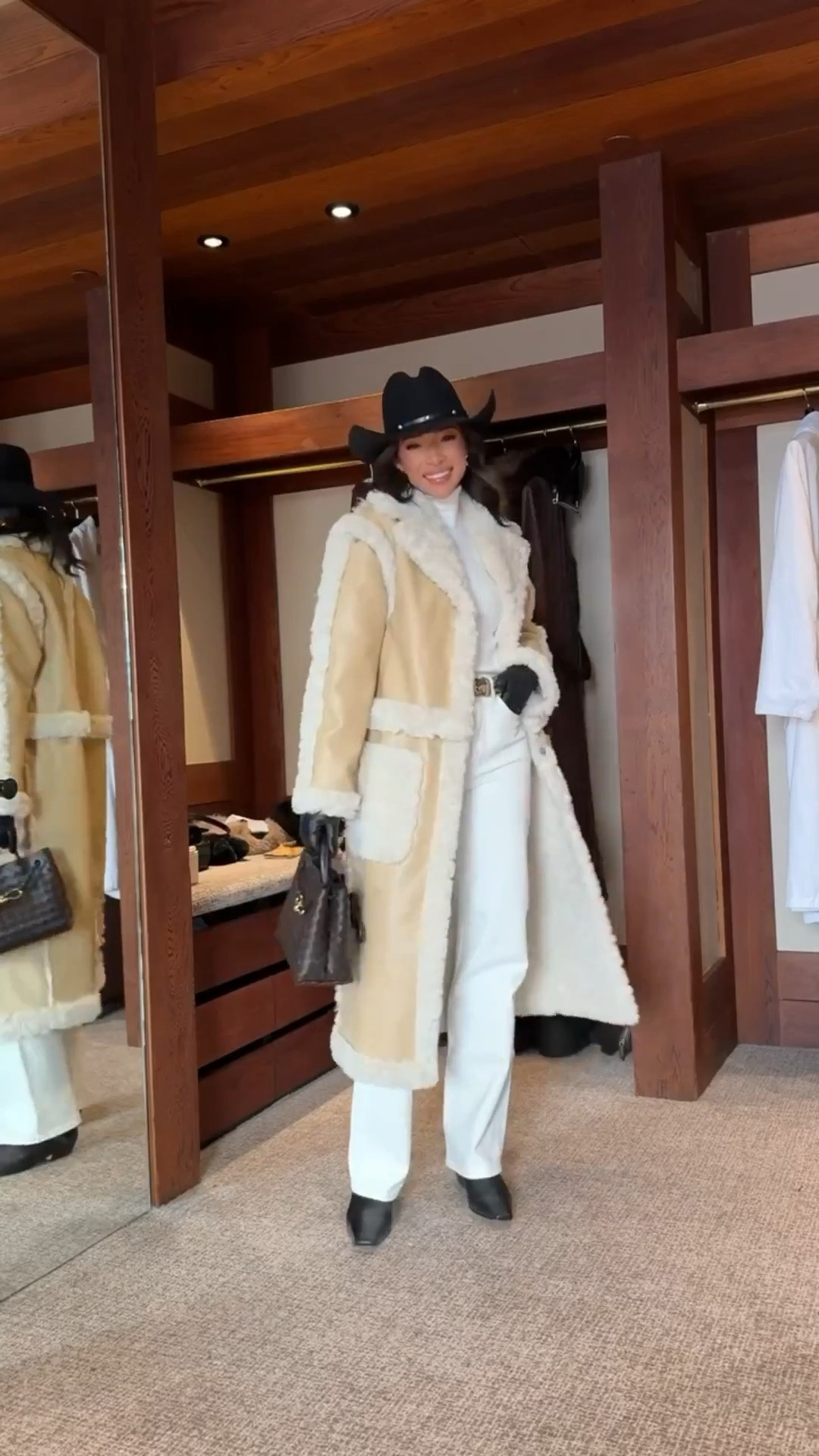 Winter trip outfit 🏔️  Wearing size small coat, XS sweater and size 26 long jeans (pre-pregnancy) 


Winter outfit
Winter fashion
Mountain town outfit 
White jeans 
Western outfit 
Aspen outfit
Jackson hole outfit


#LTKTravel #LTKootd #LTKgrwm