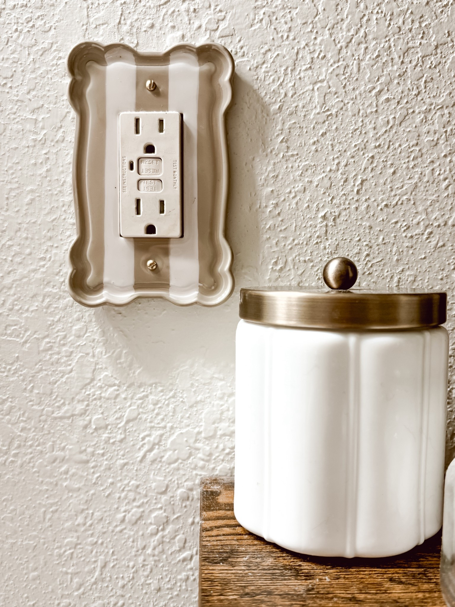 It’s the little things, like these ceramic cozy outlet covers from Anthropologie. 🤎

#LTKHome #LTKStyleTip #LTKFindsUnder50