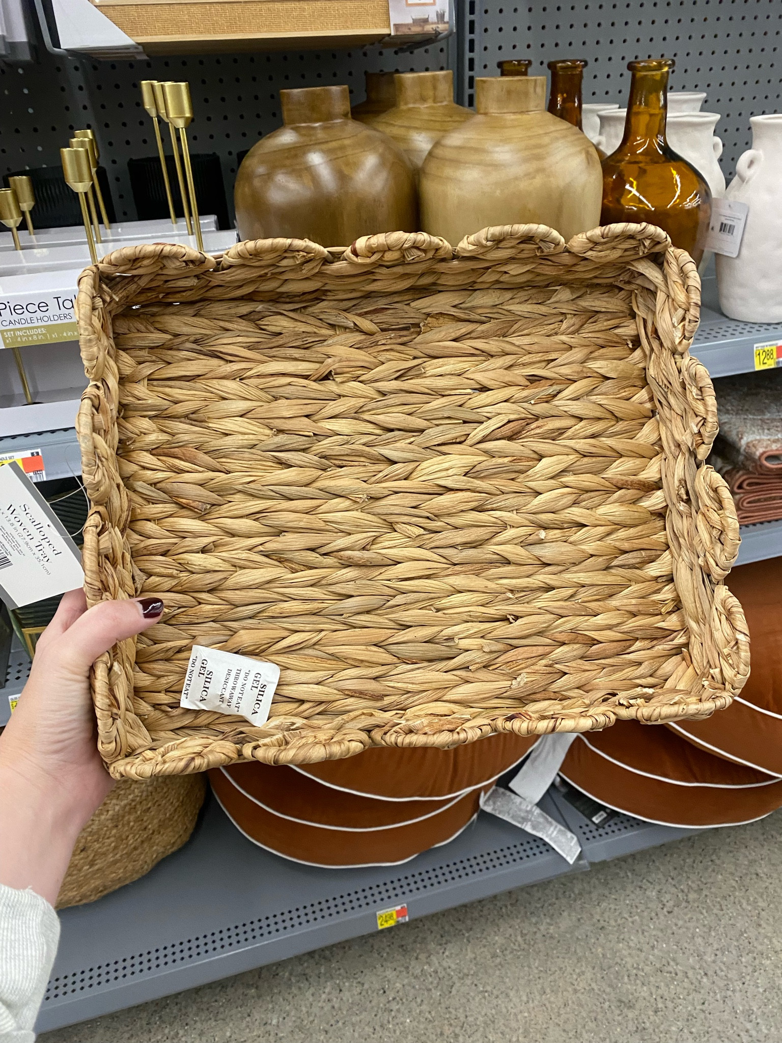 Obsessed with this cutie scalloped tray! Walmart has been killing it with their fall home decor lately. Plus, you can’t beat the price! 




#LTKFindsUnder50 #LTKSeasonal #LTKHome