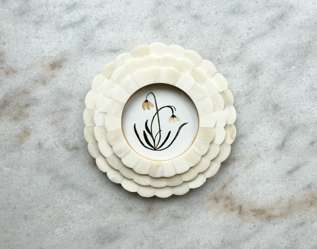 SNOWDROP Feminine Scalloped Frame Floral Art Print - Etsy | Etsy (US)