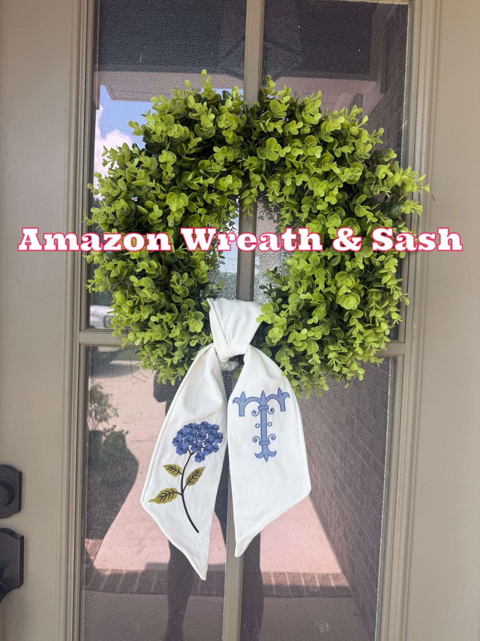 This wreath and monogram wreath sash are under $40 on Amazon! 

Home decor, porch decor, southern porch decor, preppy, wreath, door wreath, porch wreath, amazon home, Amazon finds, summer home decor

#LTKHome #LTKSeasonal