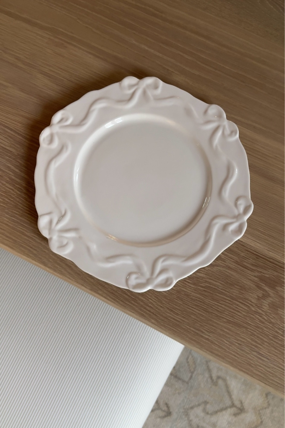 Prettiest bow plates for the holidays! ❤️ 

#LTKFindsUnder100 #LTKGiftGuide #LTKHome