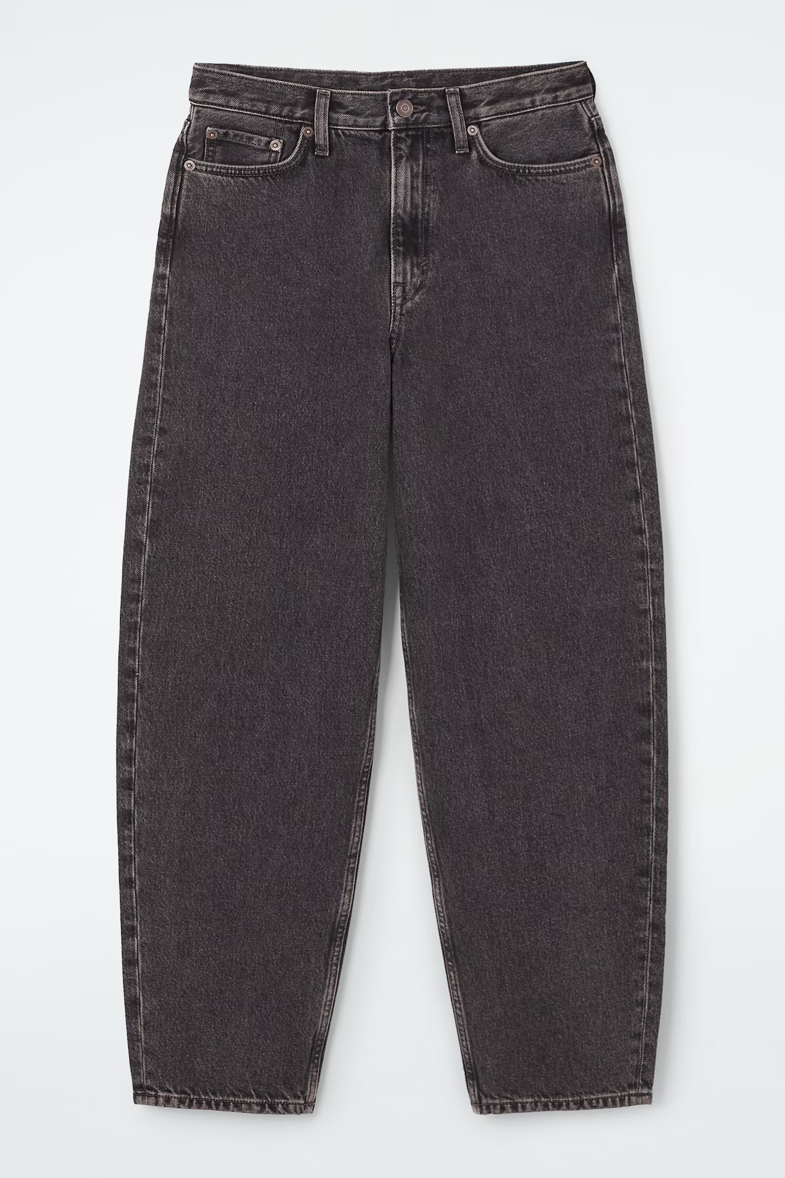ARCH TAPERED JEANS - BLACK | COS (US)