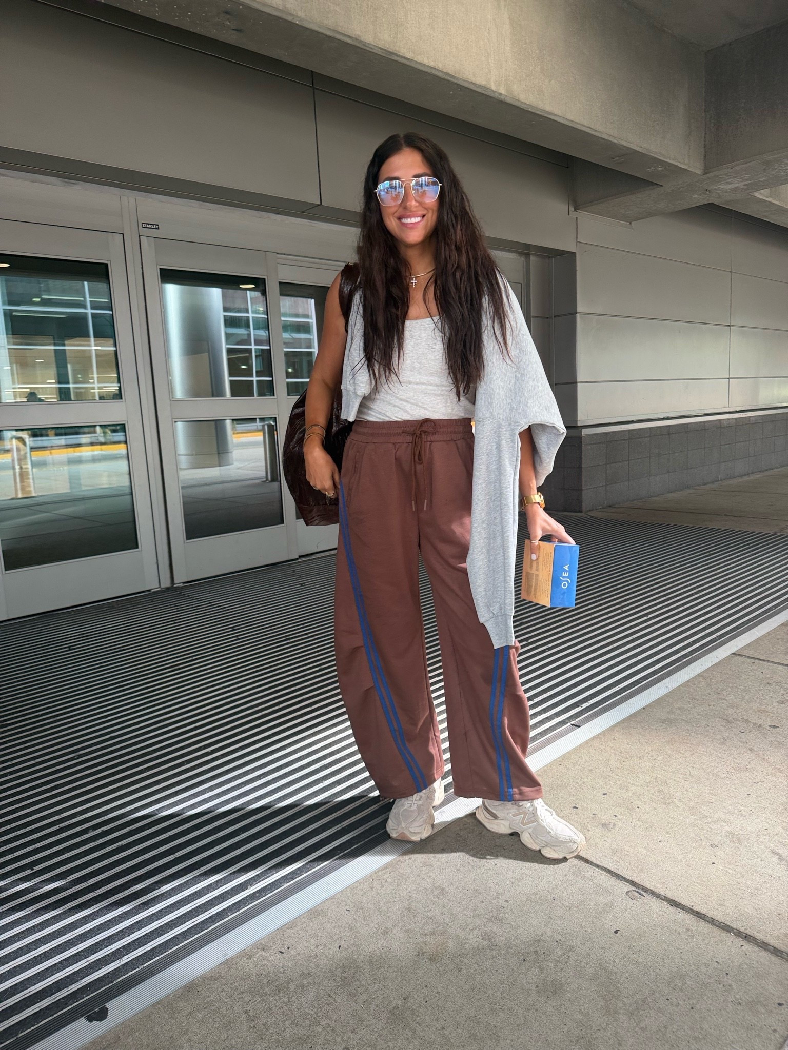 Tank: medium 
Pants: medium 
Crew: large 

Dressupbuttercup.com #dressupbuttercup #dederaad