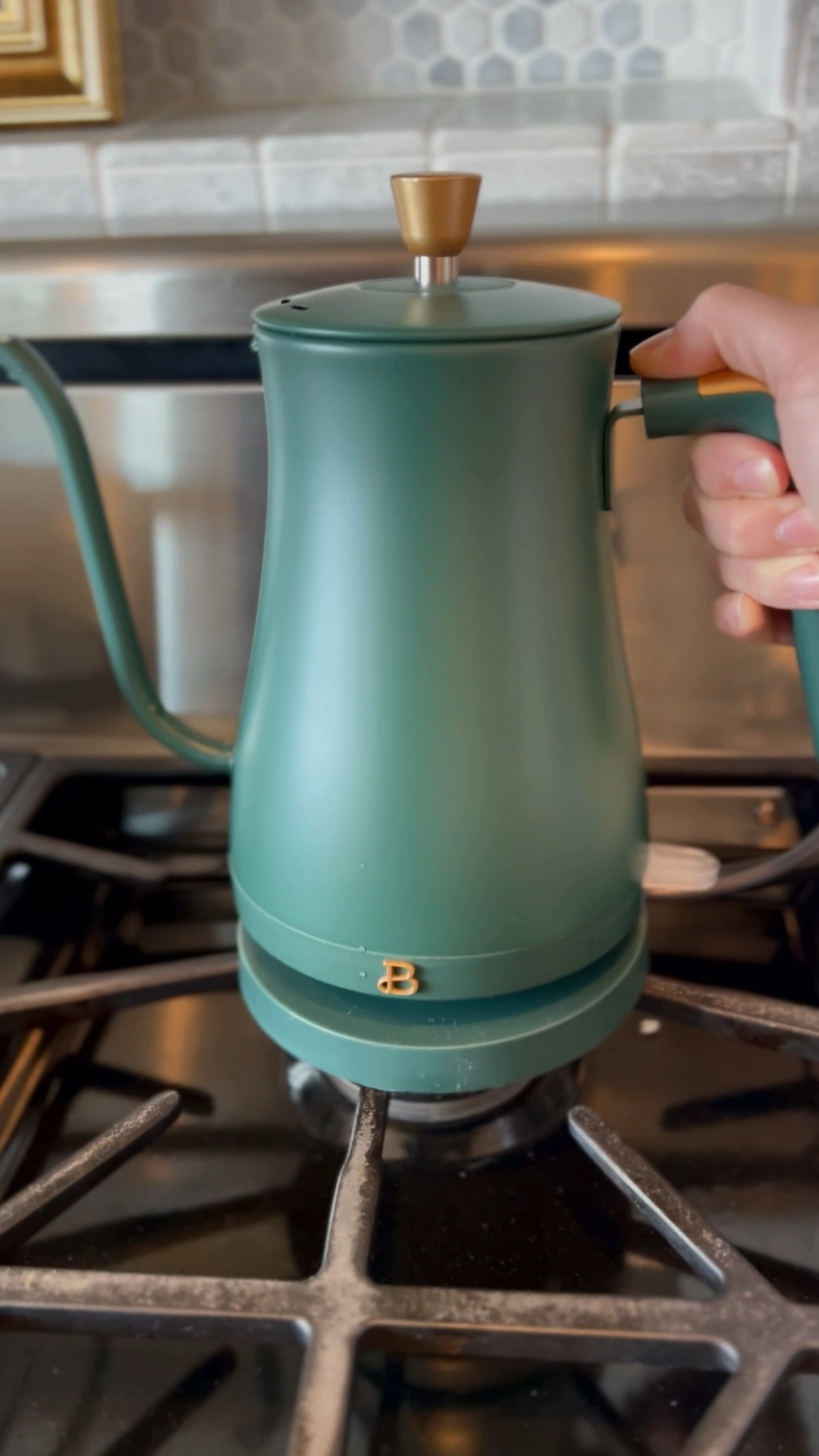 Beautiful 1.7-Liter Electric Kettle 1500 W with One-Touch Activation, Sage  Green by Drew Barrymore - Walmart.com