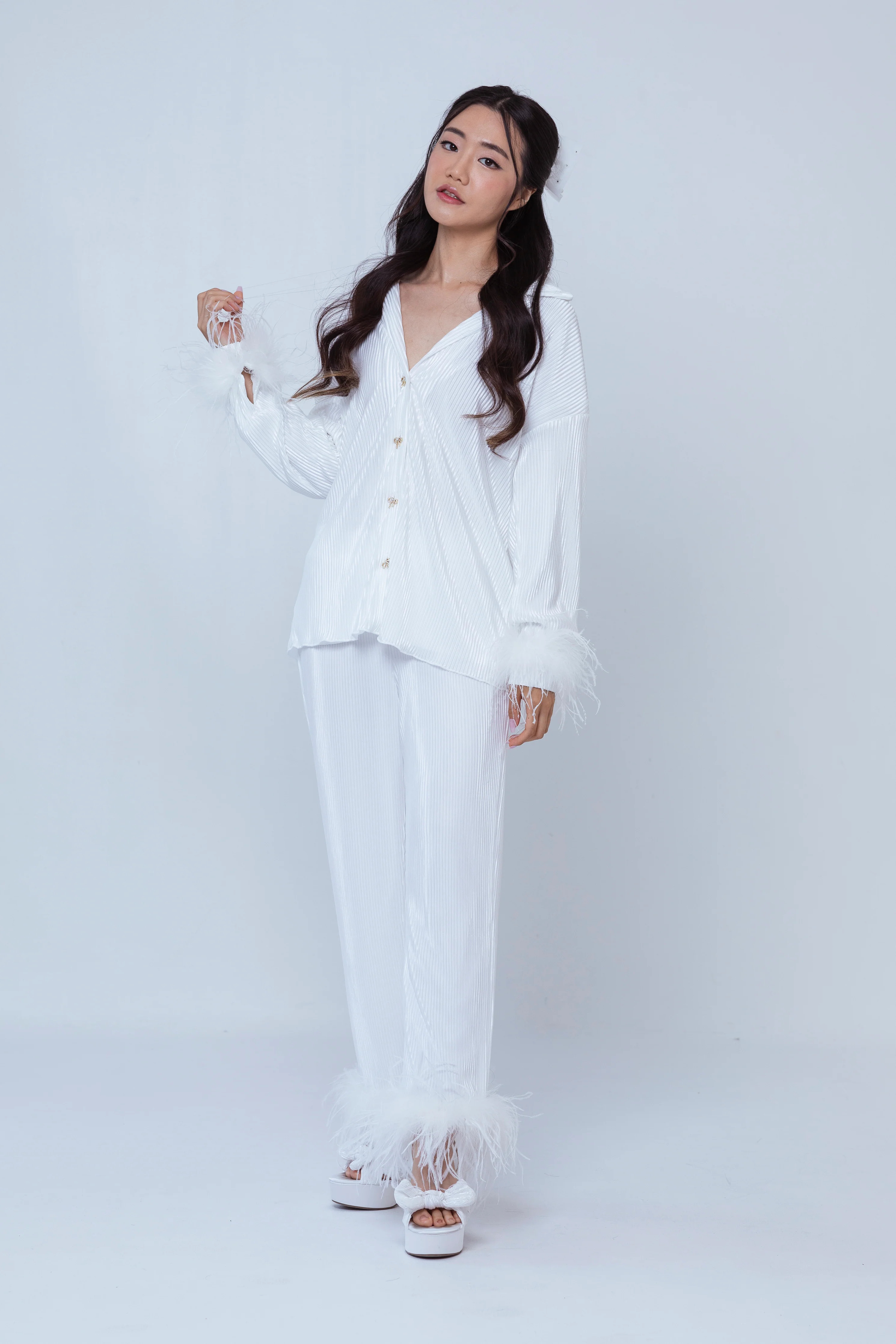 Pleated Luxe Feather Set in Dove | waverles