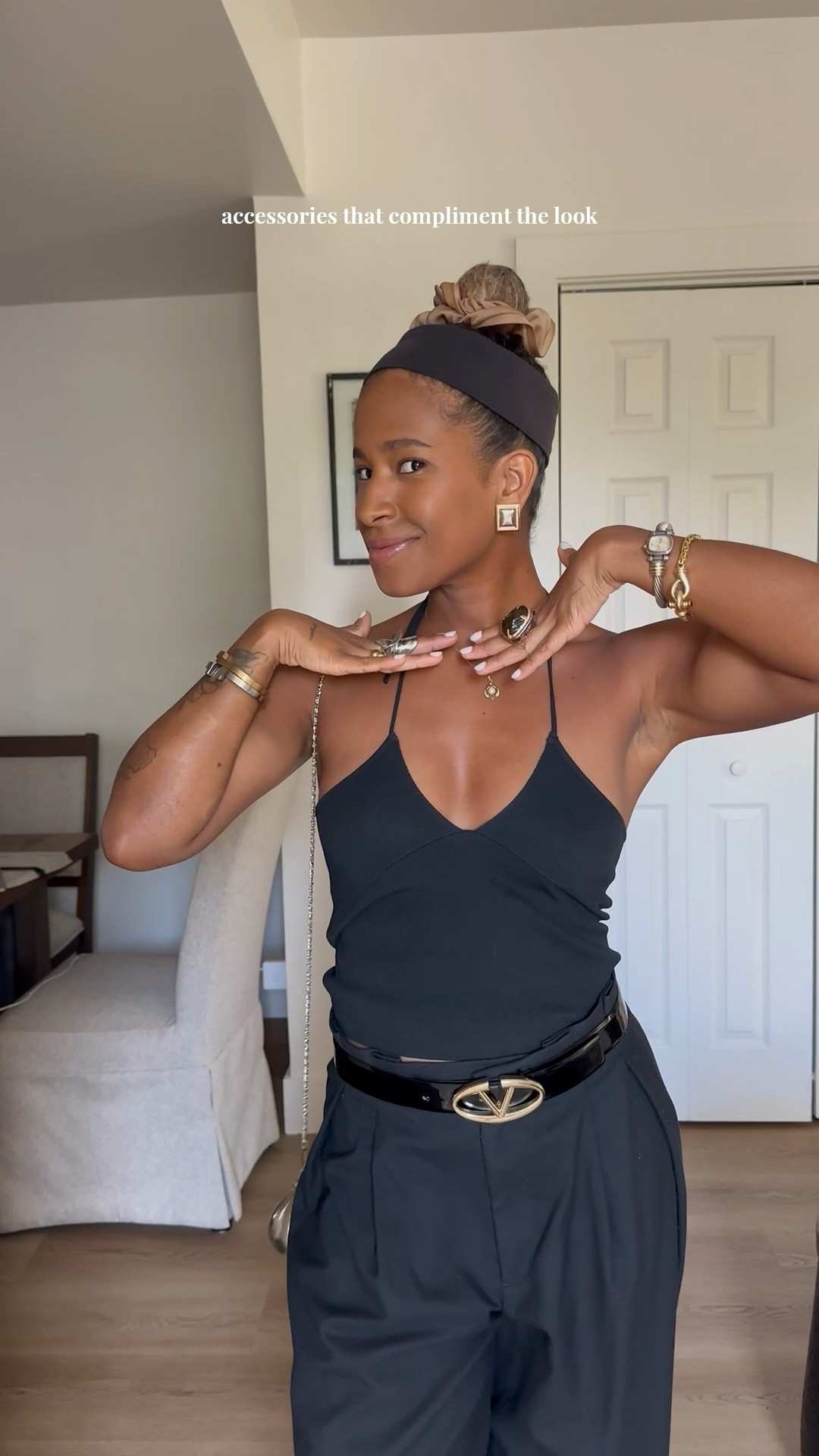 Love a good accessory moment #ltkwatchnow 

#LTKFindsUnder50 #LTKStyleTip #LTKautumn