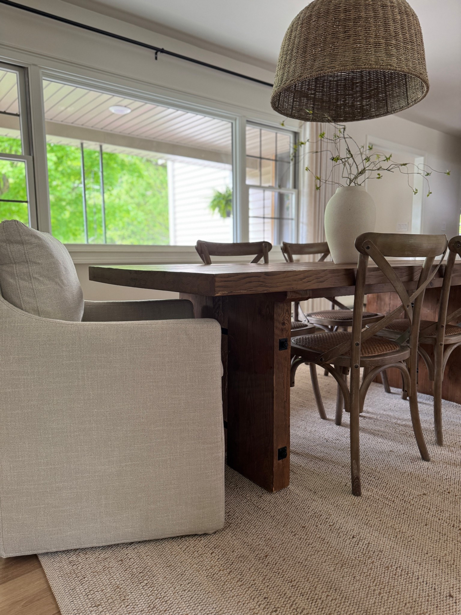 Neutral dining room 

#LTKHome