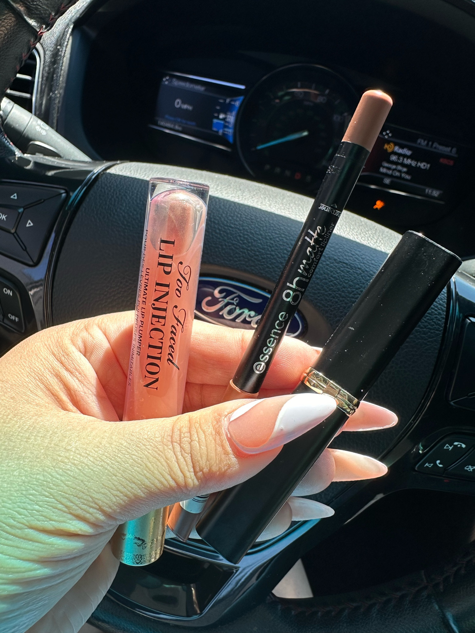 Todays Lip Combo! Lining my lips with Essence Beauty 8hr lipliner in Cinnamon Spice.

Then going in with L’Oréal Colour Riche Lipstick in shade 113.

Lastly, glossing it up with Too Faced Lip Injection. 



#LTKfindsunder50 #LTKxSephora #LTKbeauty