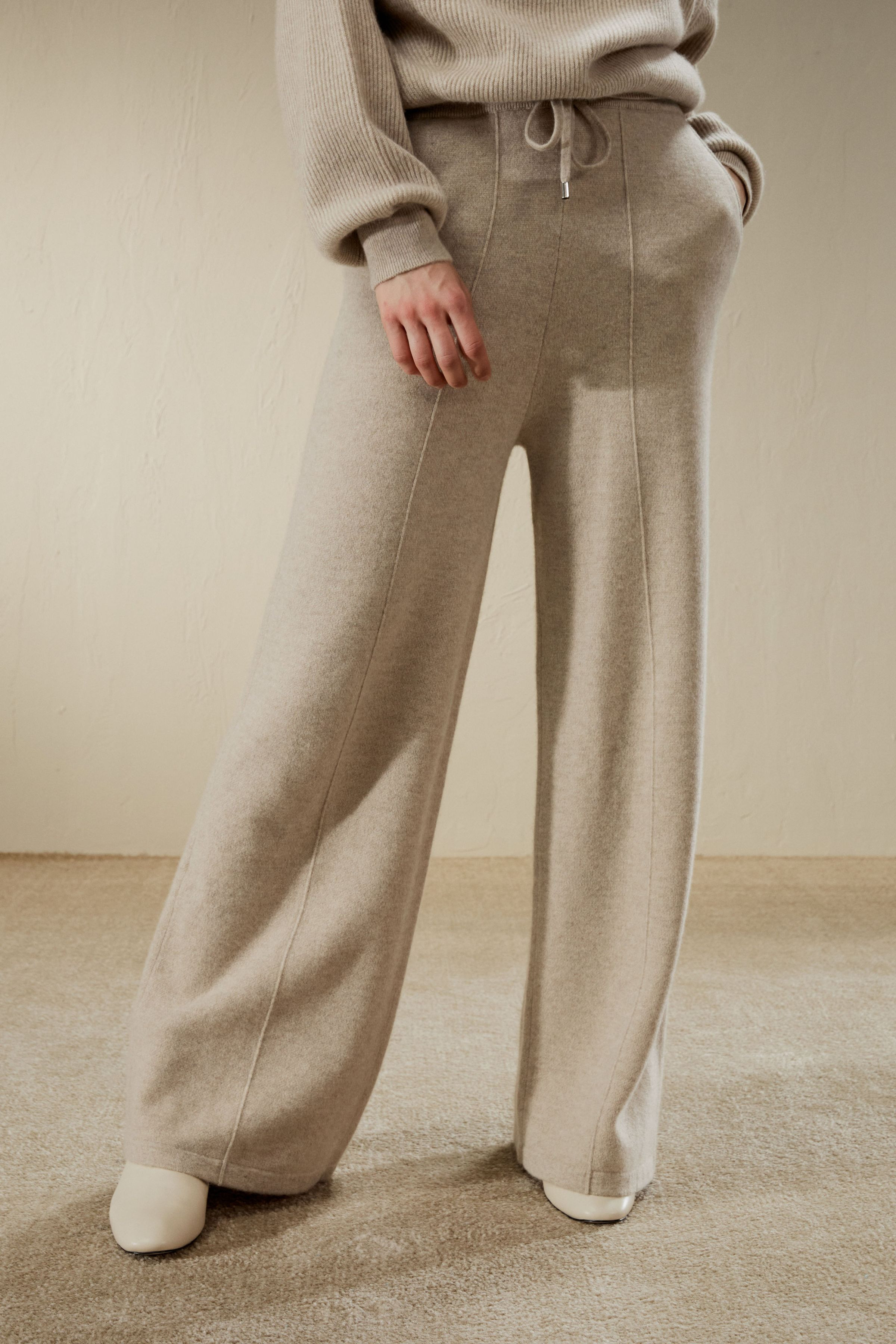 Fluid Cashmere Sweatpants | LilySilk