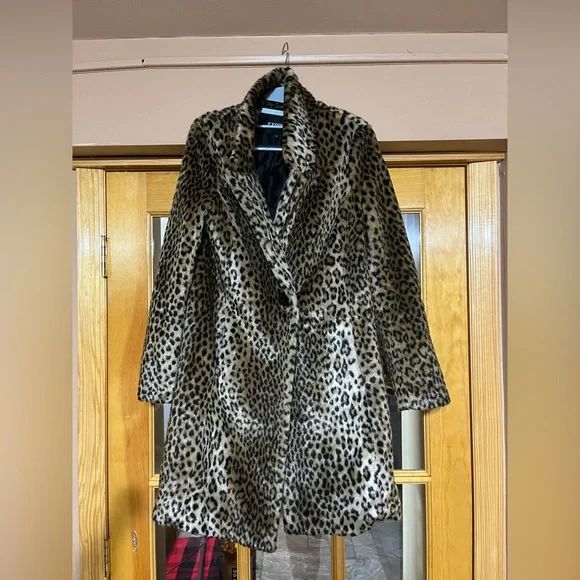 ✨Express Leopard Faux Fur Coat | Poshmark