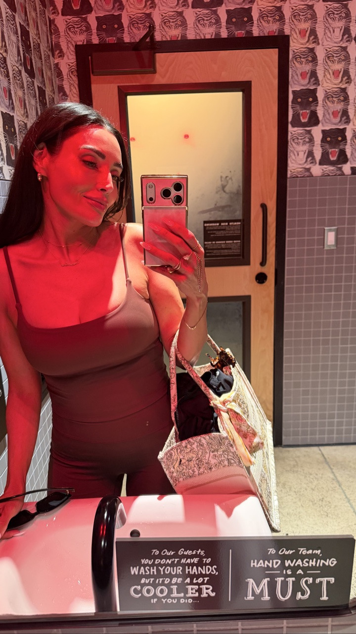 I’ve been living in every color of this Amazon two piece workout set. It can be worn to workout in or just during the date as athliesure wear. I think it’s super feminine! 
Wearing xs for reference

#LTKWorkwear #LTKootd #LTKActive