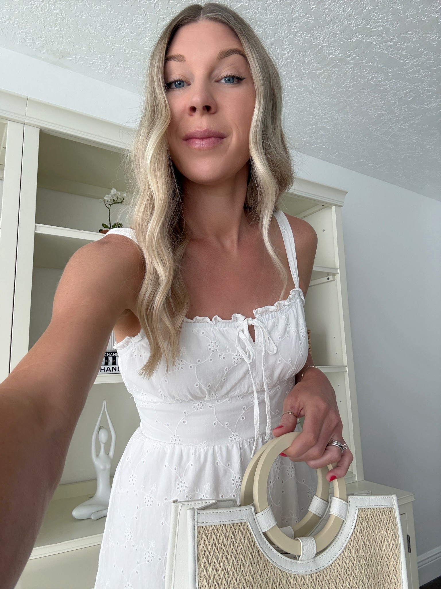 white embroidered dress on sale under $30 🤍

Women’s spring fashion. Spring dress. White dress. Spring style. Spring ootd.



#LTKootd #LTKSaleAlert