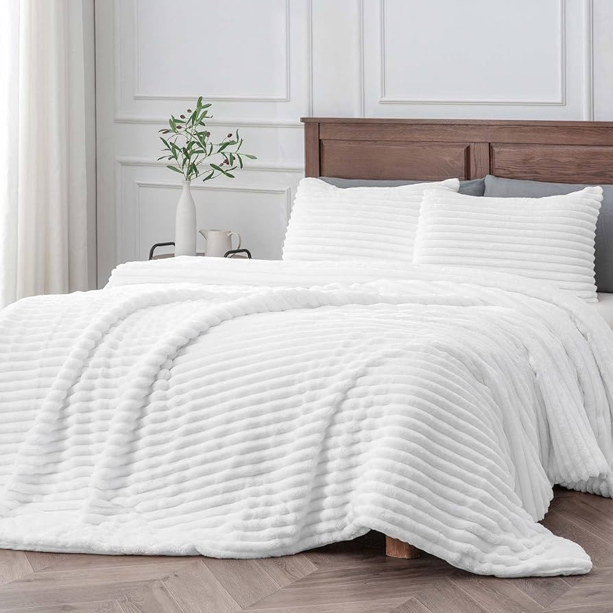 BEDELITE Fleece Queen Comforter Set -Super Soft & Warm Fluffy Bright White Bedding, Luxury Fuzzy ... | Amazon (US)