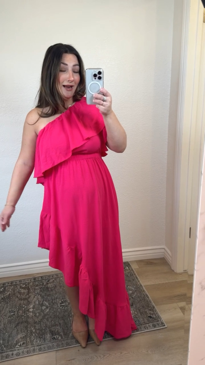 Ruffle vacation or wedding guest dresd

I am only 5’0” and it was just slightly long but I easily could have worn higher heels!!

26 weeks pregnant here and wearing a size small!


#LTKParties #LTKWedding #LTKStyleTip