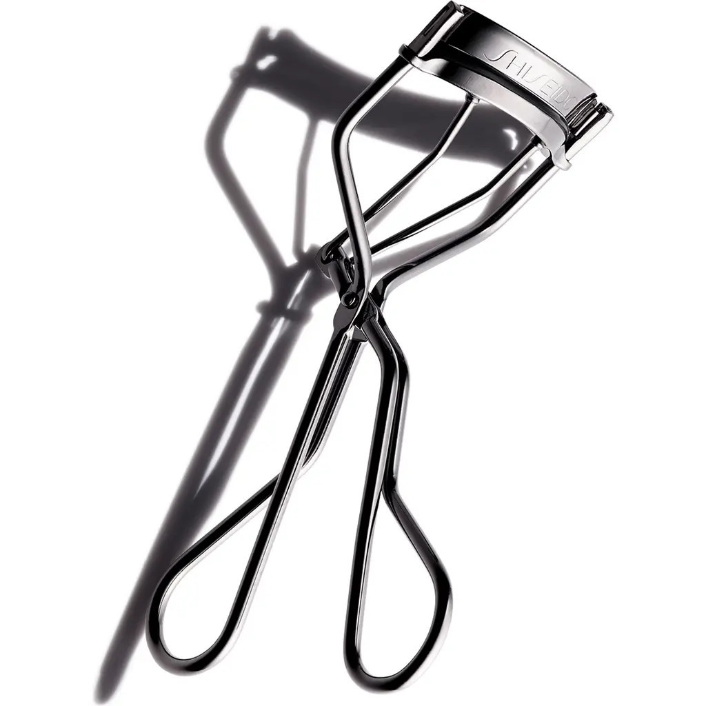 Shiseido The Makeup Eyelash Curler at Nordstrom | Nordstrom