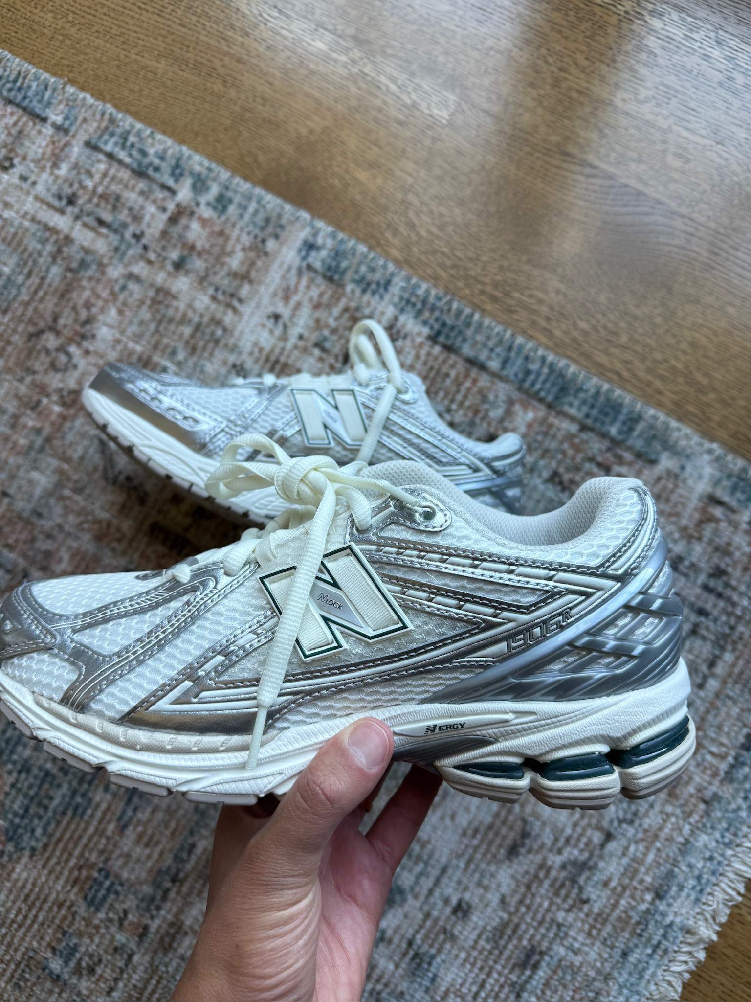 loveee new balances!

new balances, 1906s, new balance sneakers, sneakers, walking shoes, fitness shoes, gym shoes, gracewhitefit, grace white

#LTKootd #LTKfitnessgoals #LTKOver40