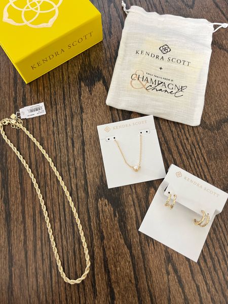 Kendra Scott jewelry 

#LTKunder50 #LTKGiftGuide #LTKunder100