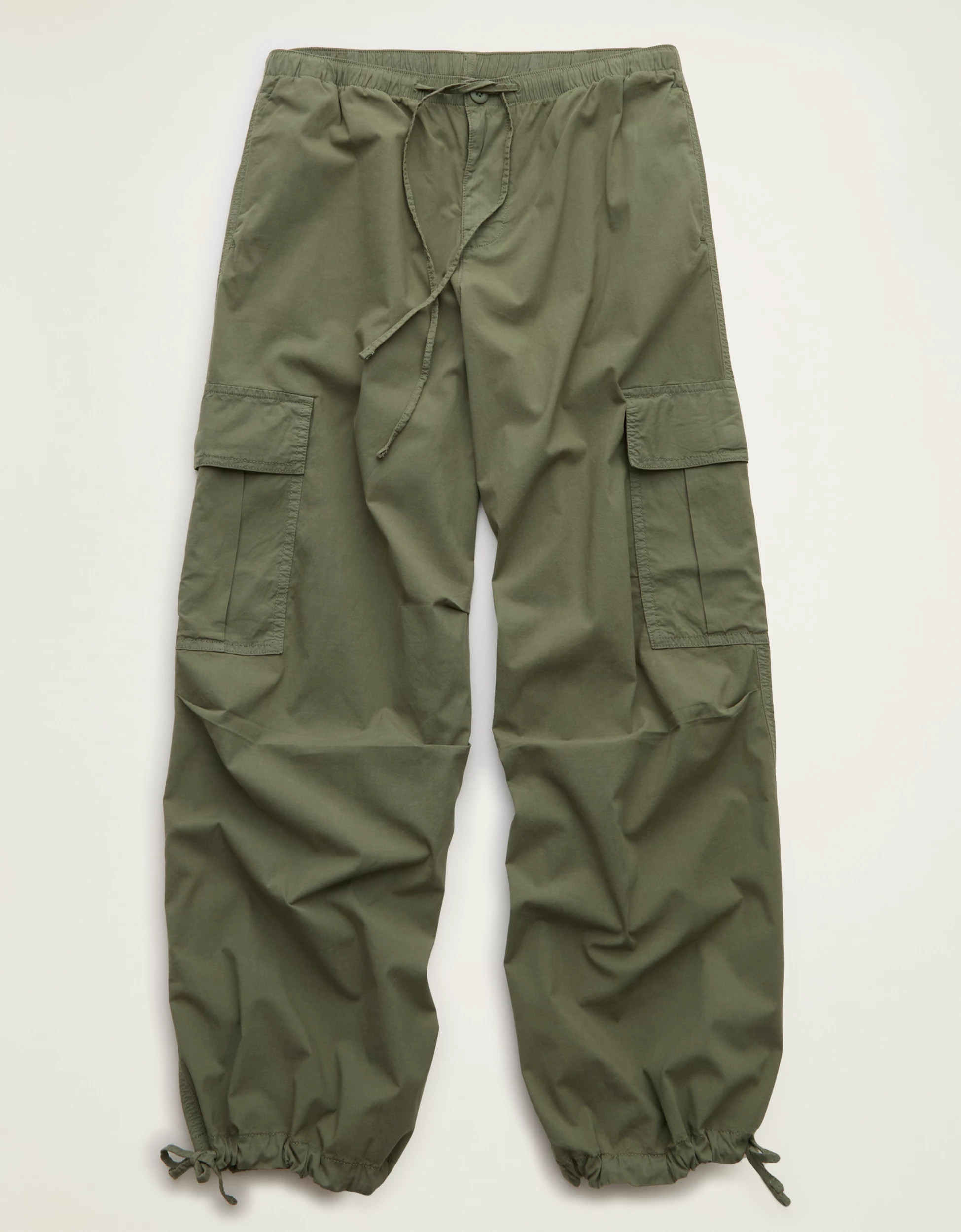 AE Low-Rise Baggy Cargo Parachute Pant | American Eagle Outfitters (US & CA)