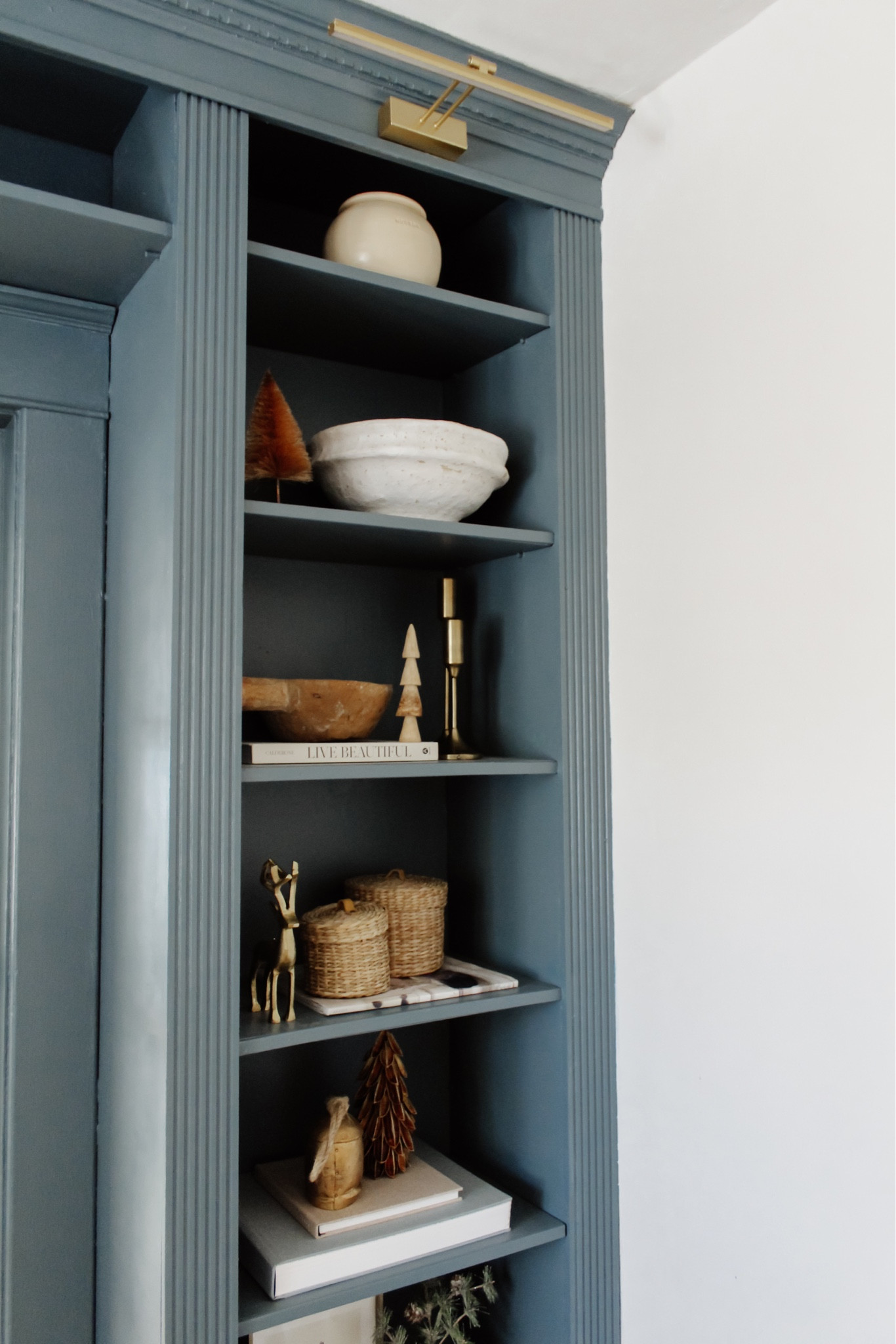 Little touches of the season are all that are needed ✨ In case you missed it, this week brought:
-A few items I’m loving at the moment, including my favorite holiday garland!
-This year’s holiday gift guides! Shop for the home, him and her at all price points. Plus, stocking stuffers and small businesses to support are included!
-All of the details of my holiday mantel garland. Where to shop and how to hang!
-The latest affordable finds to furnish your space and or holiday decor needs!
-A summary of the best Weekend Sales to take advantage of early Black Friday deals from all the best retailers
•
•
•
Shop my holiday home and much more all via the link in bio!
•
•
•

Pleated wall sconce, pleated light, sitting room Gold battery operated picture lights, simple home decor, amazon home decor, simple home style Wood bowl, shelf decor, shelf design, shelf styling, decor accents, decorative objects, decorative box, lidded bin, woven basket, faux plant, paper mache bowl, target finds, home style, blue shelves   #shelfdecor #openshelves #whiteandwood #homedecor #flashesofdelight #smpliving #neutraldecor #makehomematter #makehomeyours #hygge #hyggehome #currenthomeview #bhghome #simplehomestyle #cozyhome #countrystylemag #howihaven #pocketofmyhome #interiorismo #apartmenttherapy #shelfiedecor #shelfstyle #shelfstyling #bookcasestyling #shelfiesunday #bluepaint #shelfstylingideas #shelfinspo, Christmas decor, target holiday decor, holiday shelf decor, holiday shelf styling, candle sticks, bottle brush trees

#LTKSeasonal #LTKHoliday #LTKhome