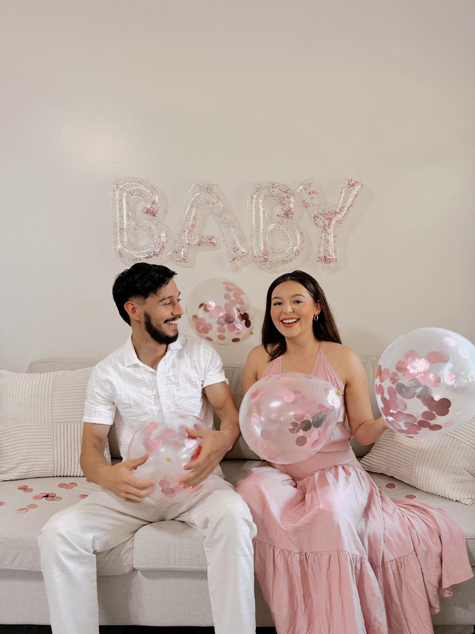 Baby girl gender reveal photo inspiration 🩷💕👶🏻🎉

#LTKBaby #LTKFamily #LTKBump