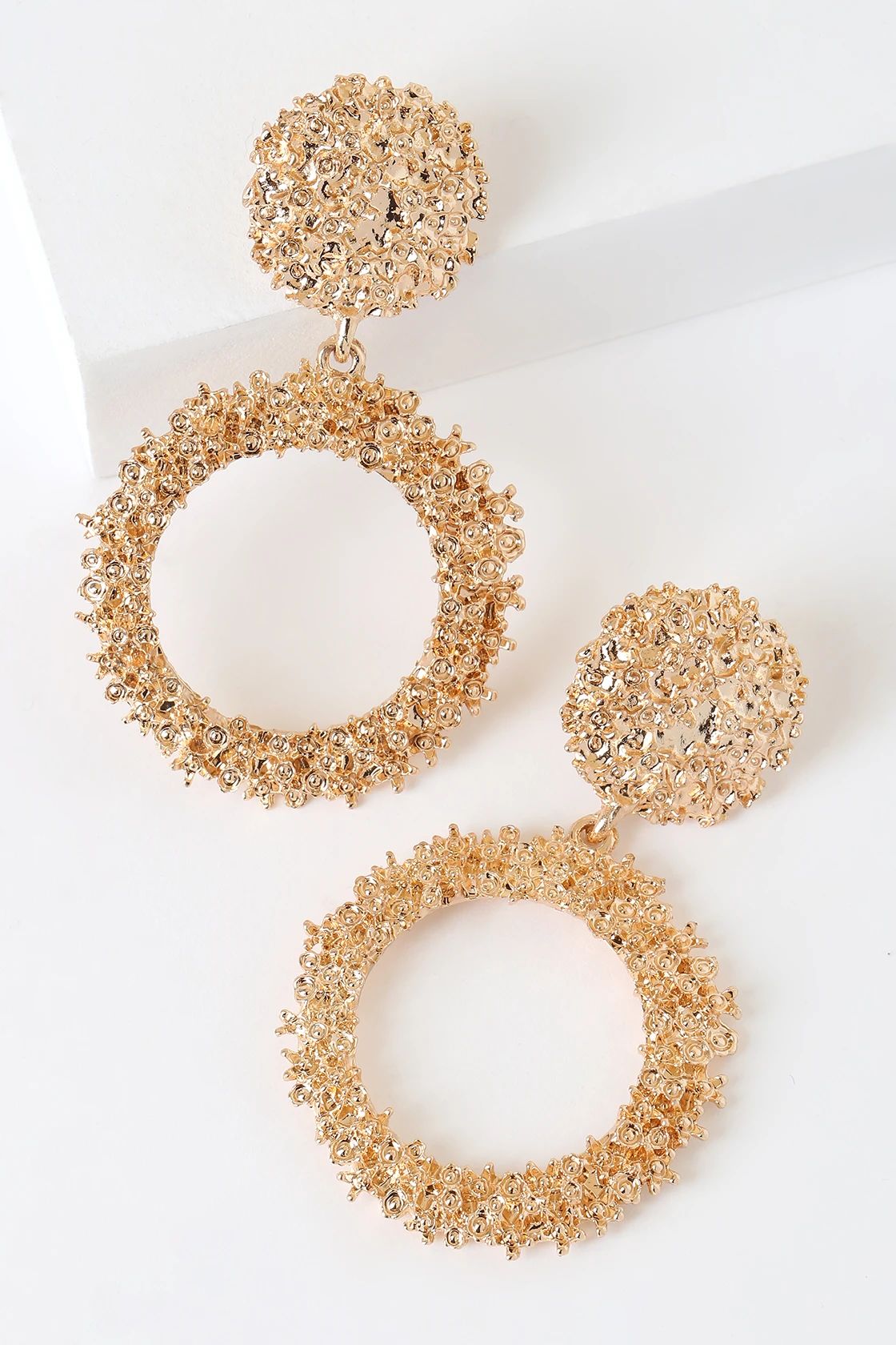 Creative Muse Gold Textured Circle Earrings | Lulus