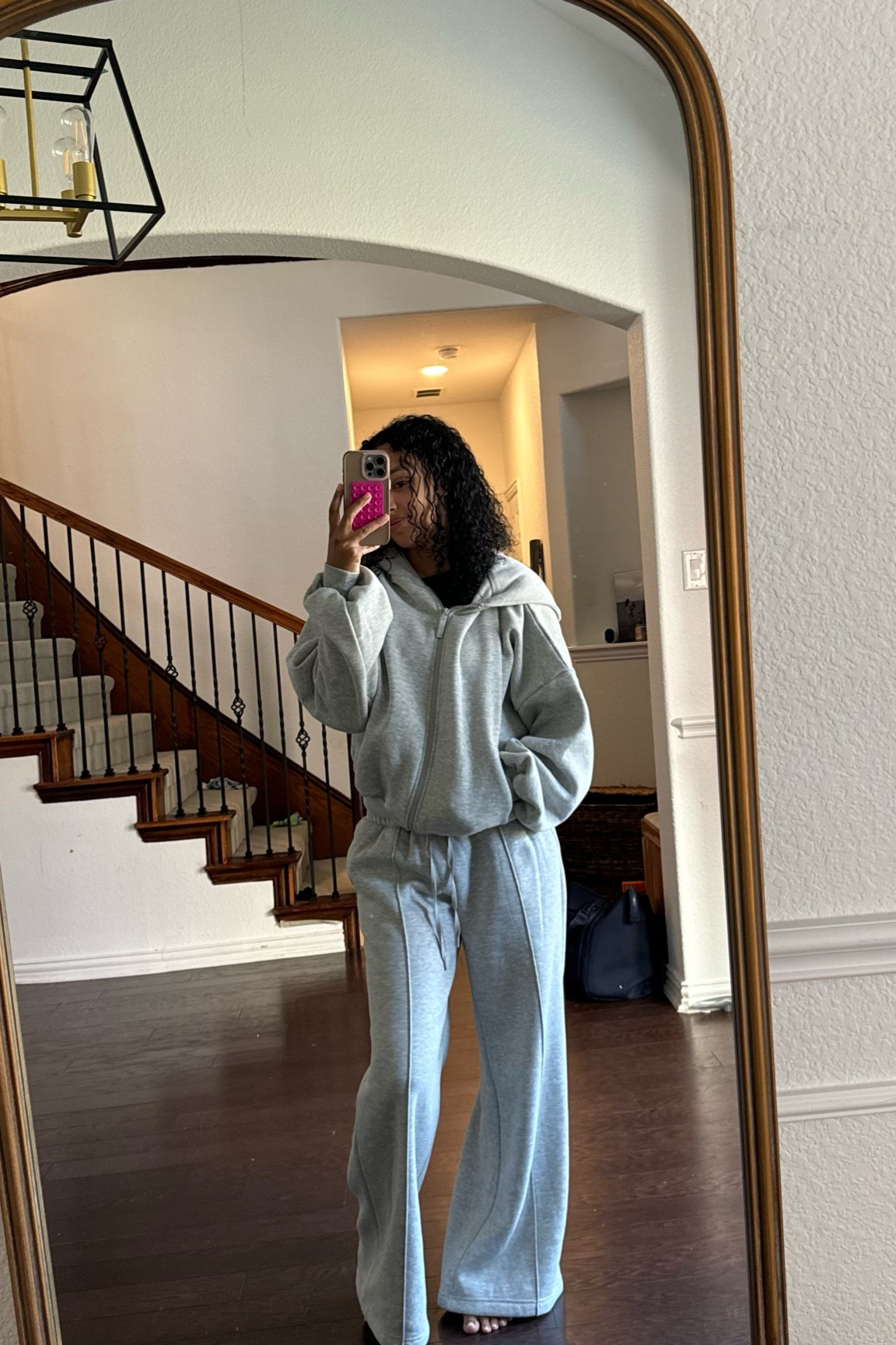The most cozy oversized sweatsuit 



#LTKBeauty #LTKStyleTip #LTKFindsUnder50