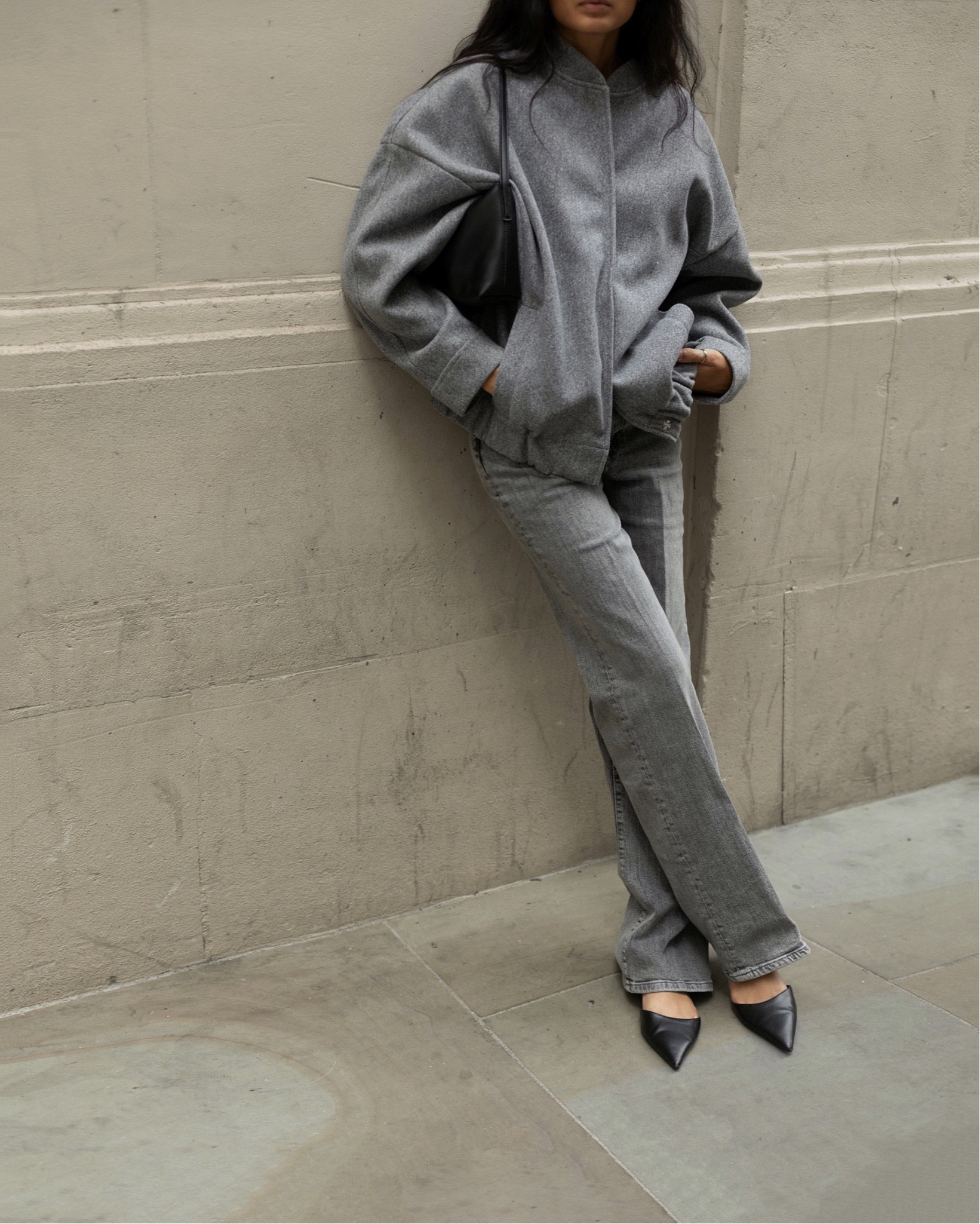 Anyone else feeling grey?? I can’t get enough of it tbh, whether its denim, wool jackets or knitwear, I want it all!!🩶



#LTKfindsunder100 #LTKeurope #LTKstyletip