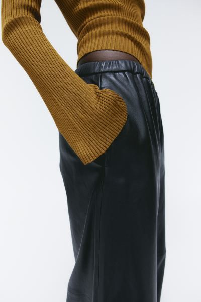Rib-knit jumper - Sweetheart neckline - Long sleeve - Ochre - Ladies | H&M GB | H&M (UK, MY, IN, SG, PH, TW, HK)
