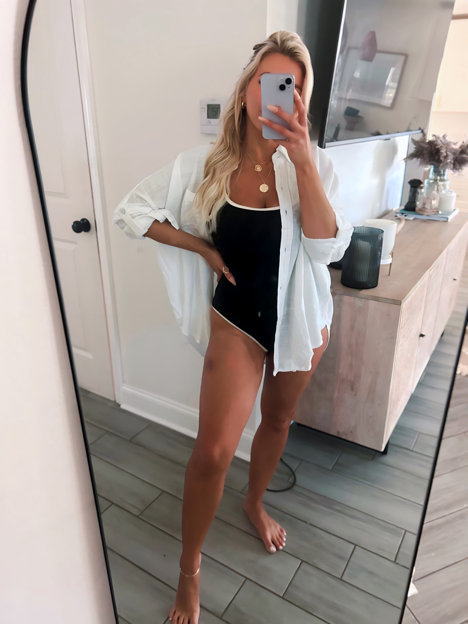 Love this aerie swimsuit! Size medium! Good booty coverage and adjustable straps! 