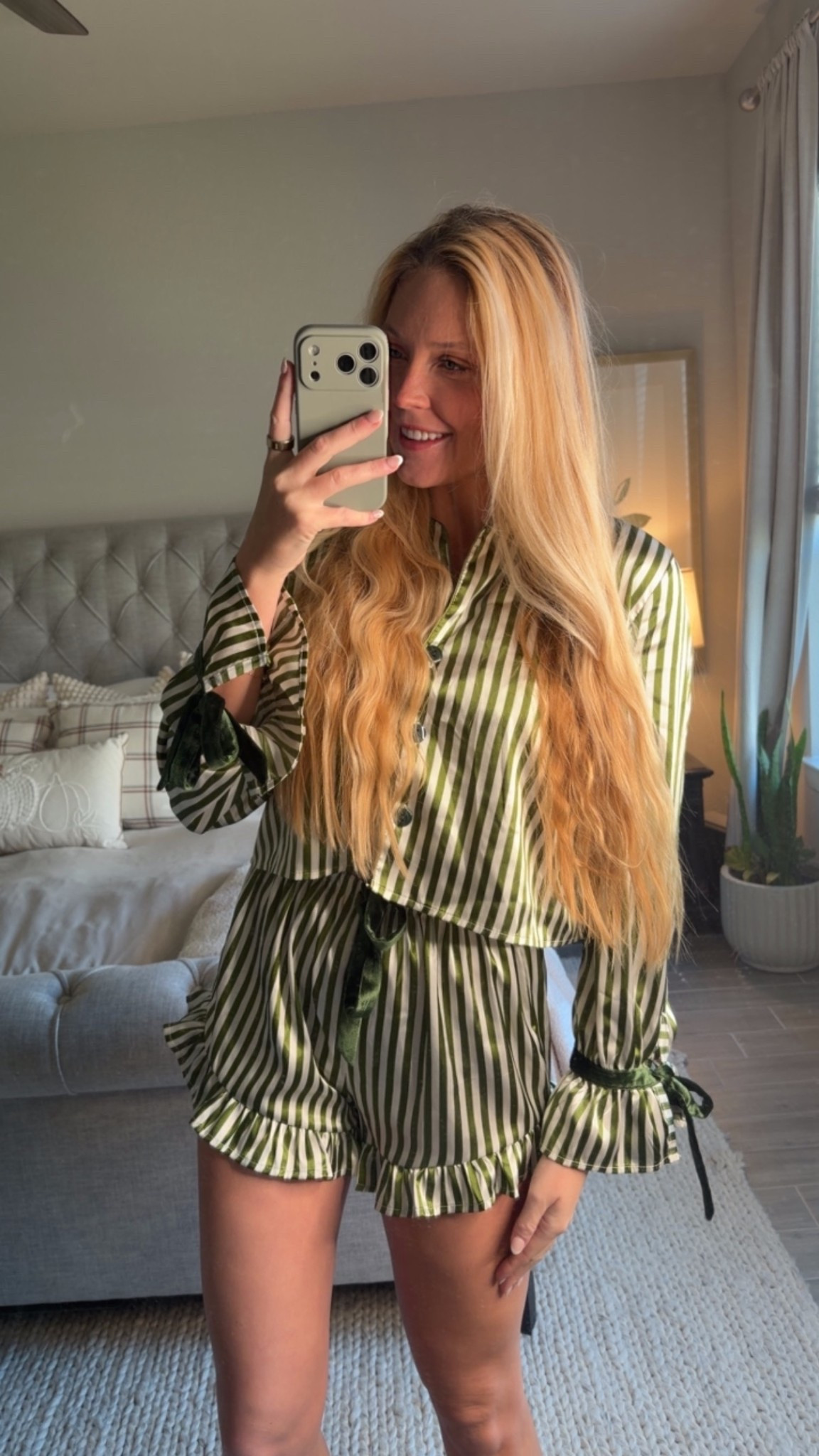 I’m in a medium 

#LTKGiftGuide #LTKHoliday #LTKmorningroutine