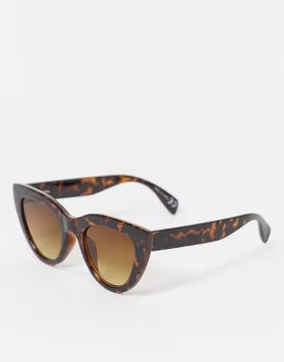 Monki Isla oversized round cat eye sunglasses in brown tortoiseshell | ASOS | ASOS (Global)