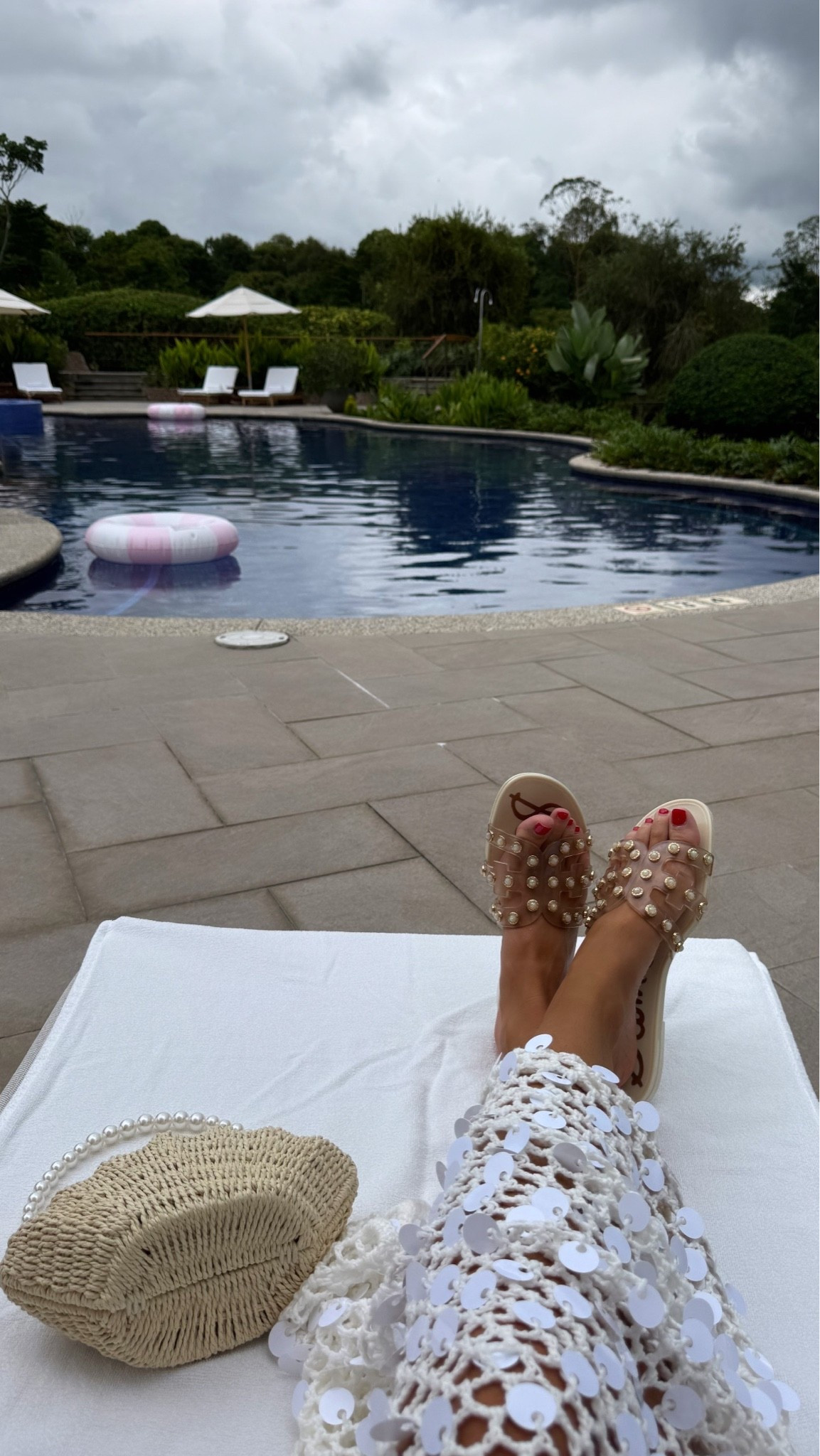 pool day 🤍