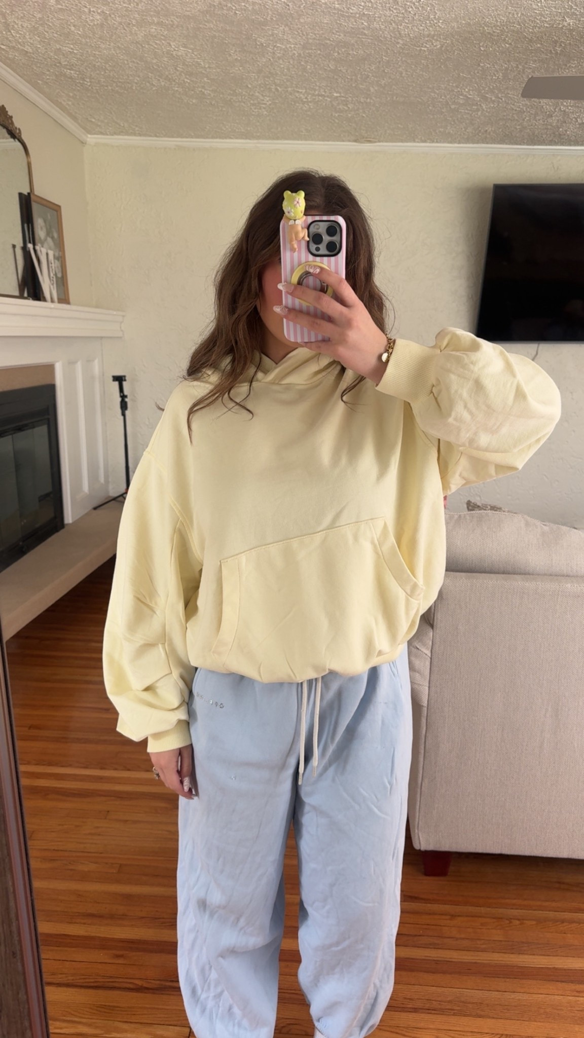 Cozy sweat
Hoodie - small
Pants - medium 