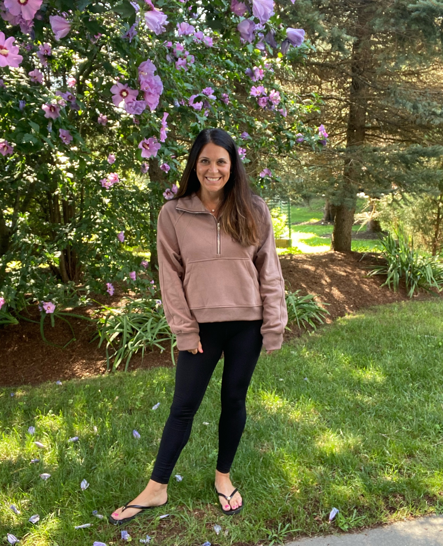 Is it just me or is the LONGEST week ever?! Two more days… I just got this adorable sweatshirt & I am OBSESSED! It’s comfy, affordable & great quality. Tons of colors available too. I sized up to a medium but you can def get tts too. Head to my stories for a closer look. 


#LTKstyletip #LTKunder50 #LTKFind
