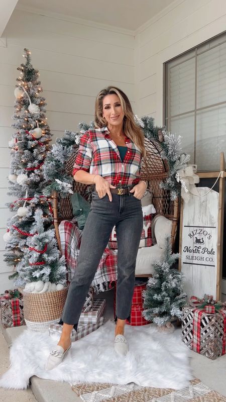 Red plaid long sleeve button down shirt, Christmas plaid, holiday outfits, holiday outfit, casual Christmas, jeans, mules

#LTKparties #LTKHoliday #LTKVideo
