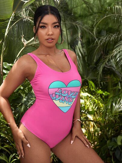Plus Heart & Letter Graphic One Piece Swimsuit | SHEIN