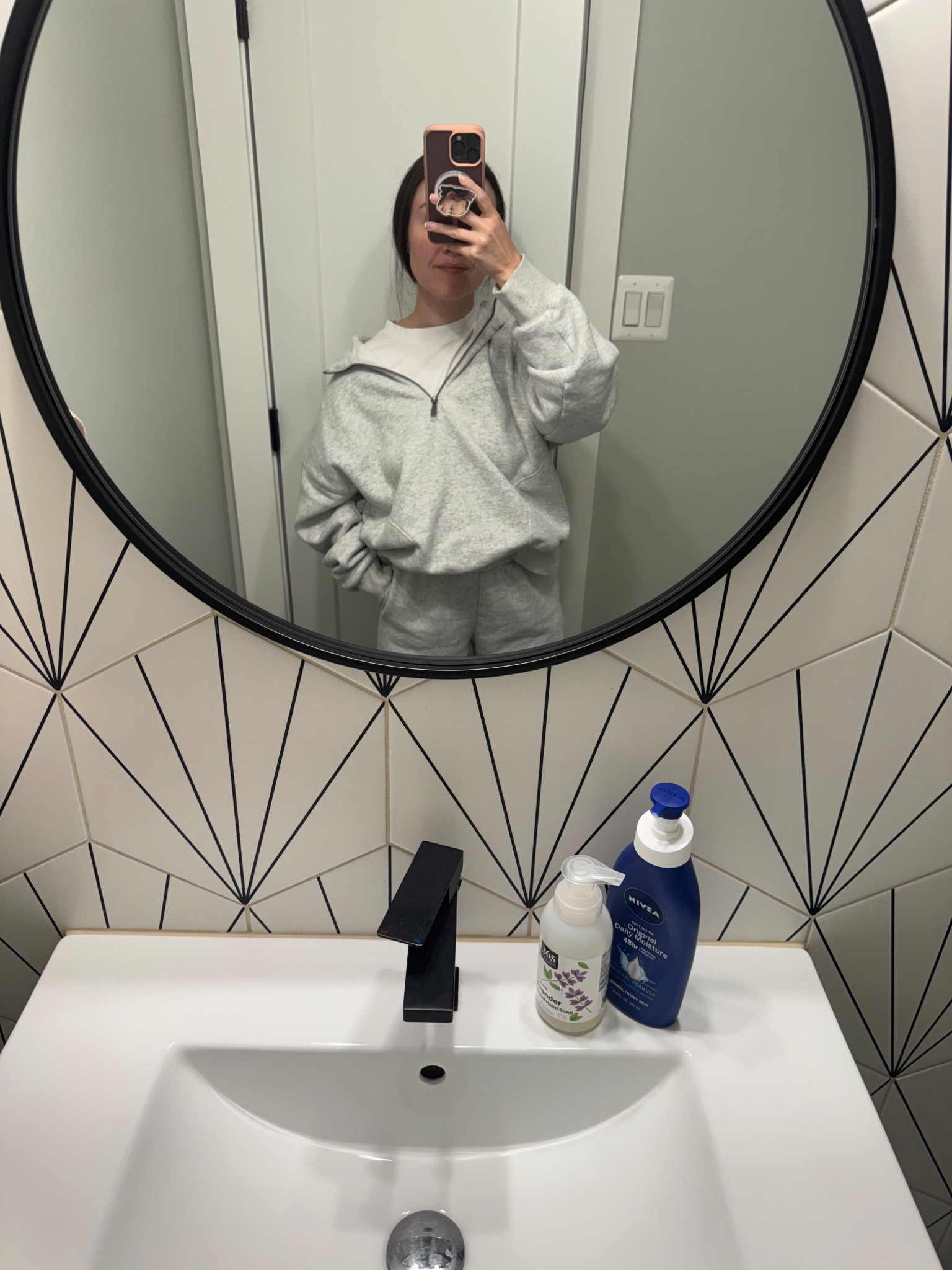 The softest sweat set from vuori 

#LTKFindsUnder100 #LTKActive